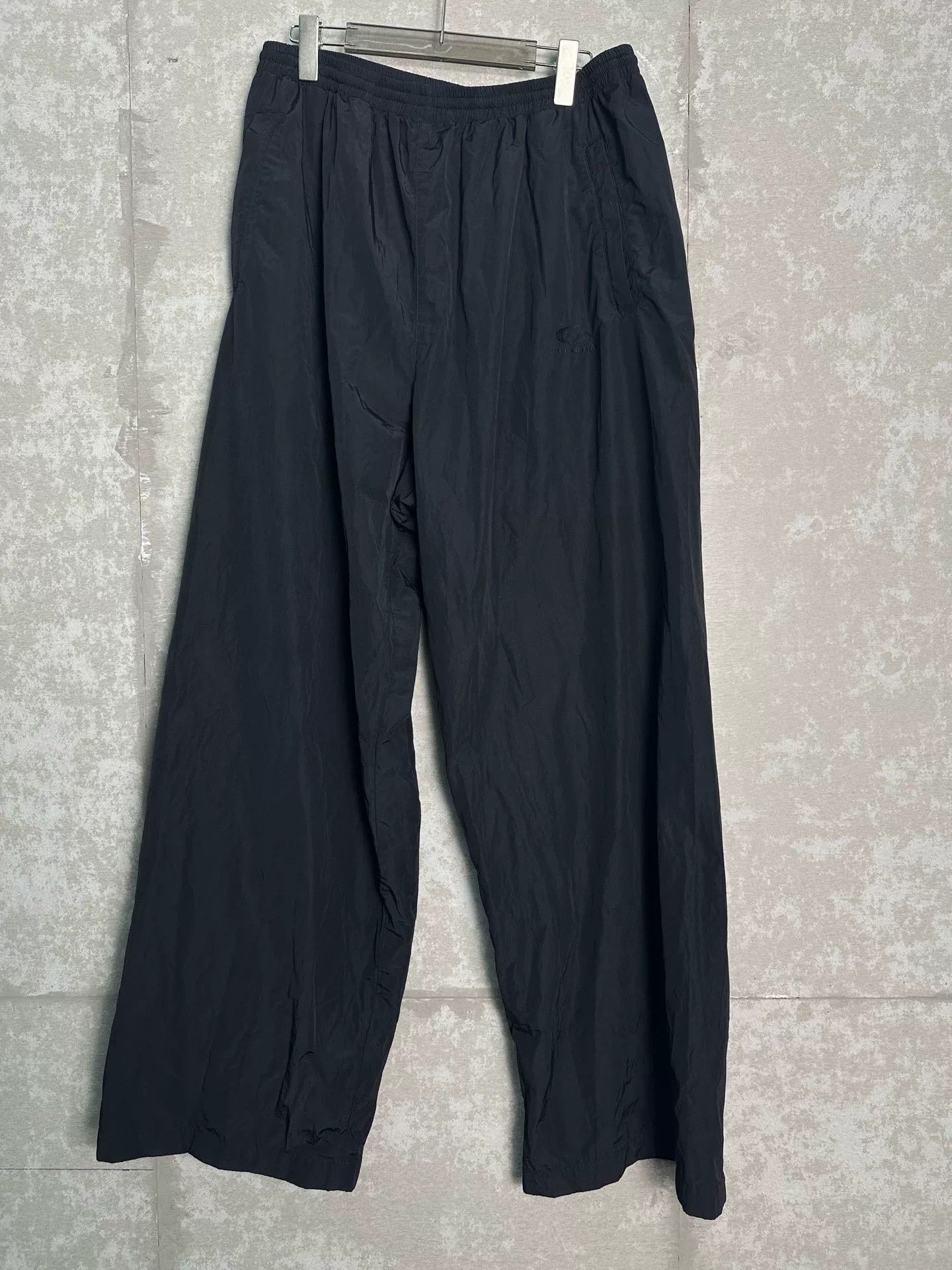 Balenciaga Balenciaga Black Nylon Track Pants Size L Size US 34 / EU 50 - 2 Thumbnail