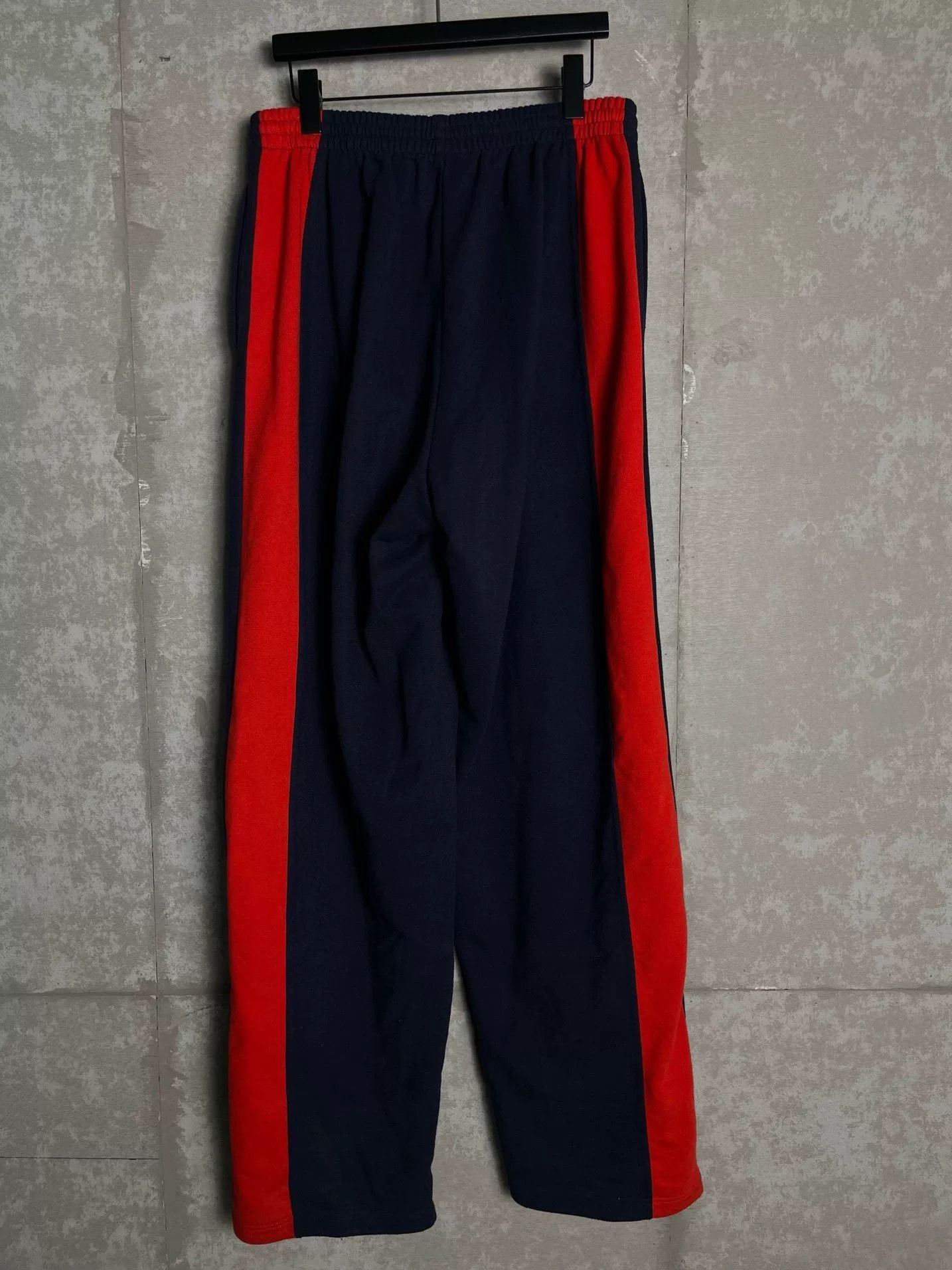 Balenciaga Balenciaga Embroidered Crest Sweatpants S Size US 30 / EU 46 - 3 Thumbnail