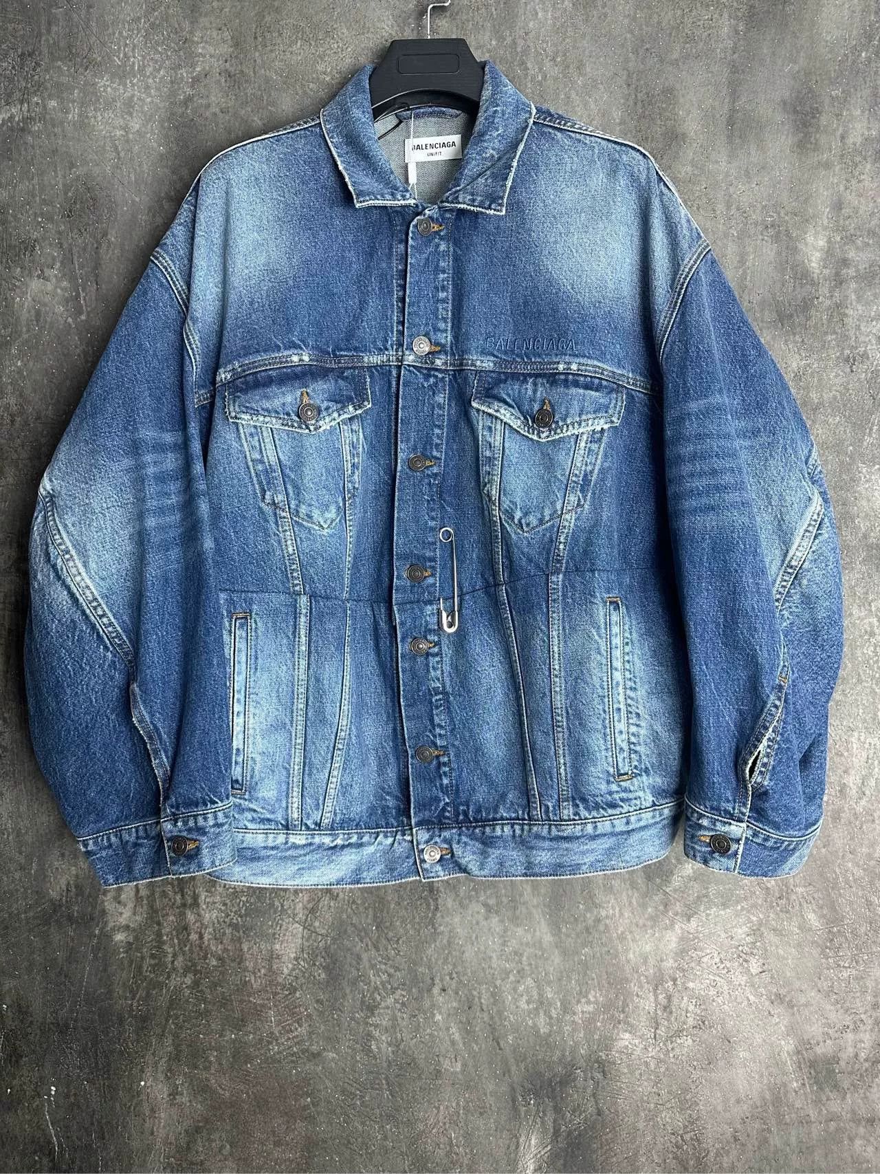 Balenciaga Balenciaga Washed Denim Jacket Size 2 Size US M / EU 48-50 / 2 - 2 Thumbnail