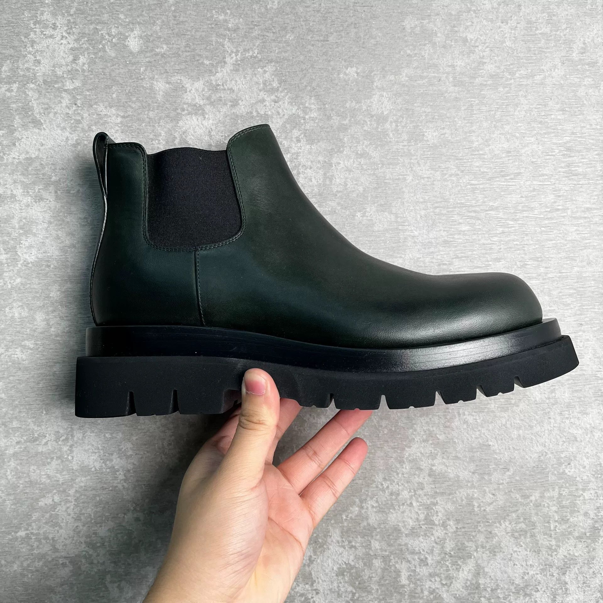 Bottega Veneta Bottega Veneta Dark Green Lug Chelsea Boots US 9 Size US 9 / EU 42 - 2 Thumbnail