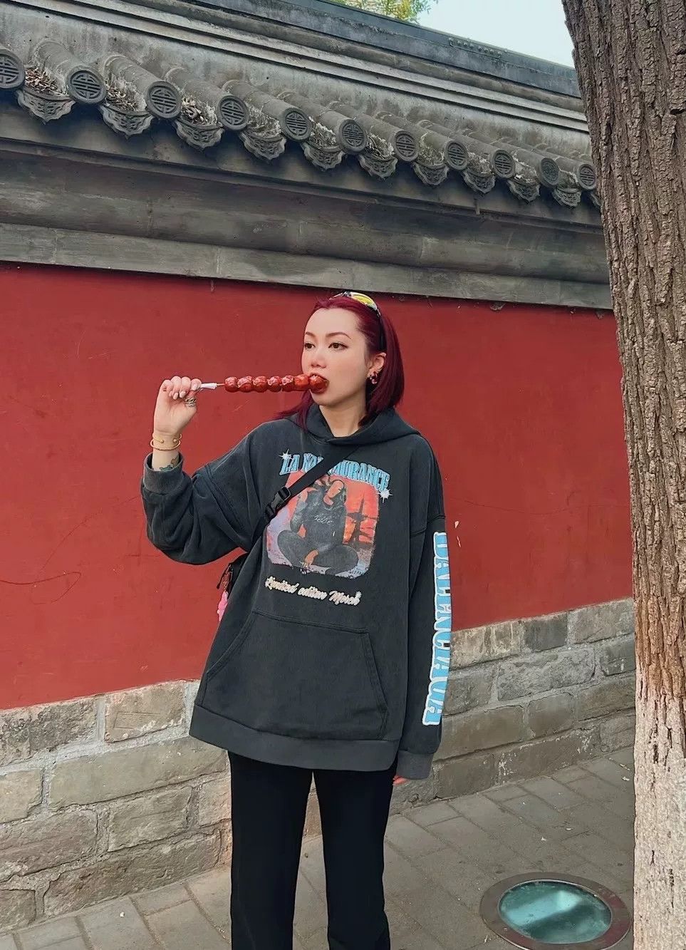 Balenciaga Balenciaga x Aya Nakamura Limited Hoodie Size 3 Size US L / EU 52-54 / 3 - 7 Thumbnail