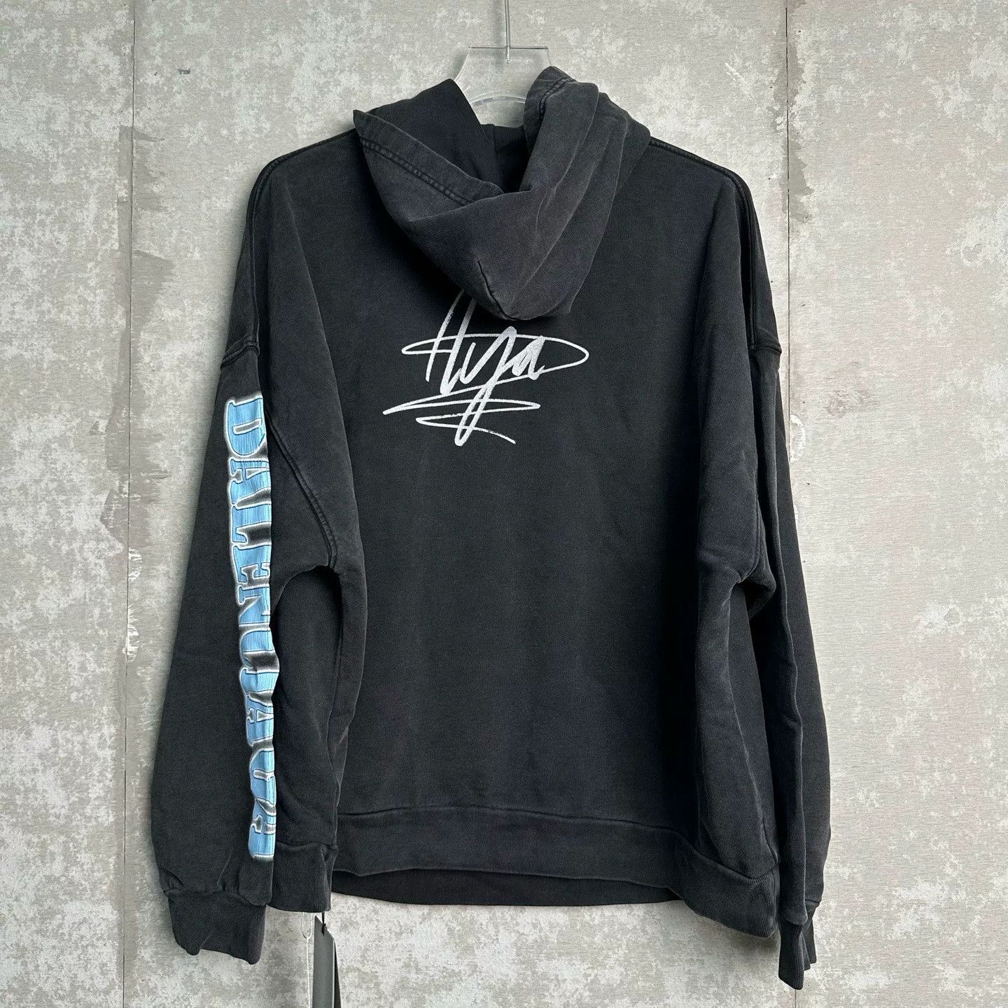 Balenciaga Balenciaga x Aya Nakamura Limited Hoodie Size 3 Size US L / EU 52-54 / 3 - 5 Thumbnail