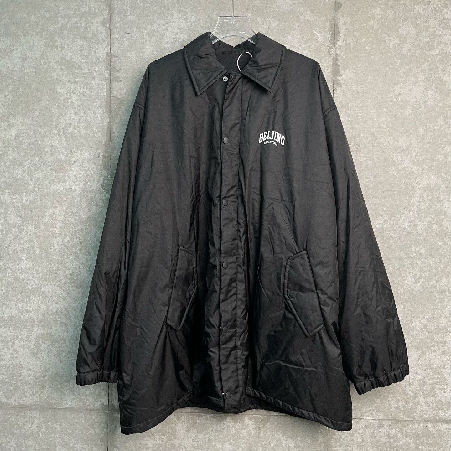 Balenciaga Balenciaga Beijing Logo Print Coat Size L Size US L / EU 52-54 / 3 - 2 Thumbnail