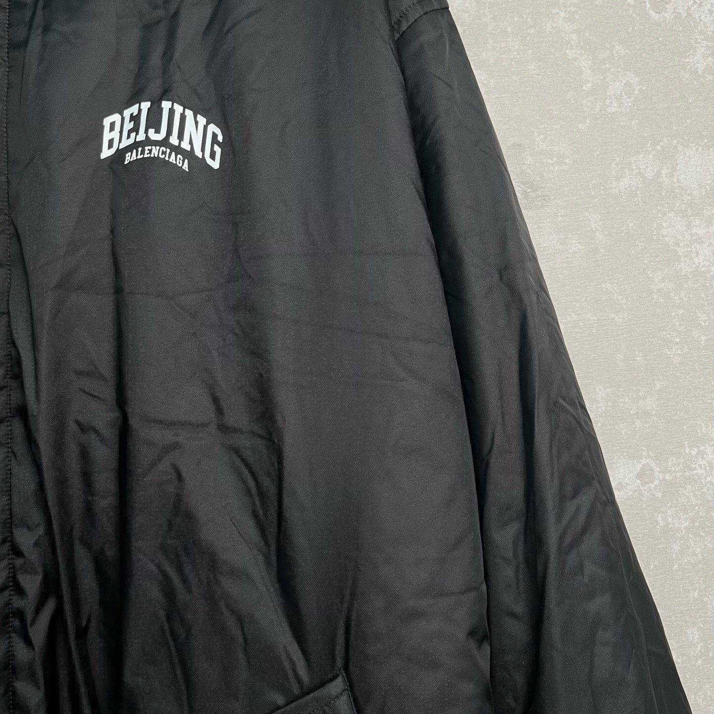Balenciaga Balenciaga Beijing Logo Print Coat Size L Size US L / EU 52-54 / 3 - 5 Thumbnail