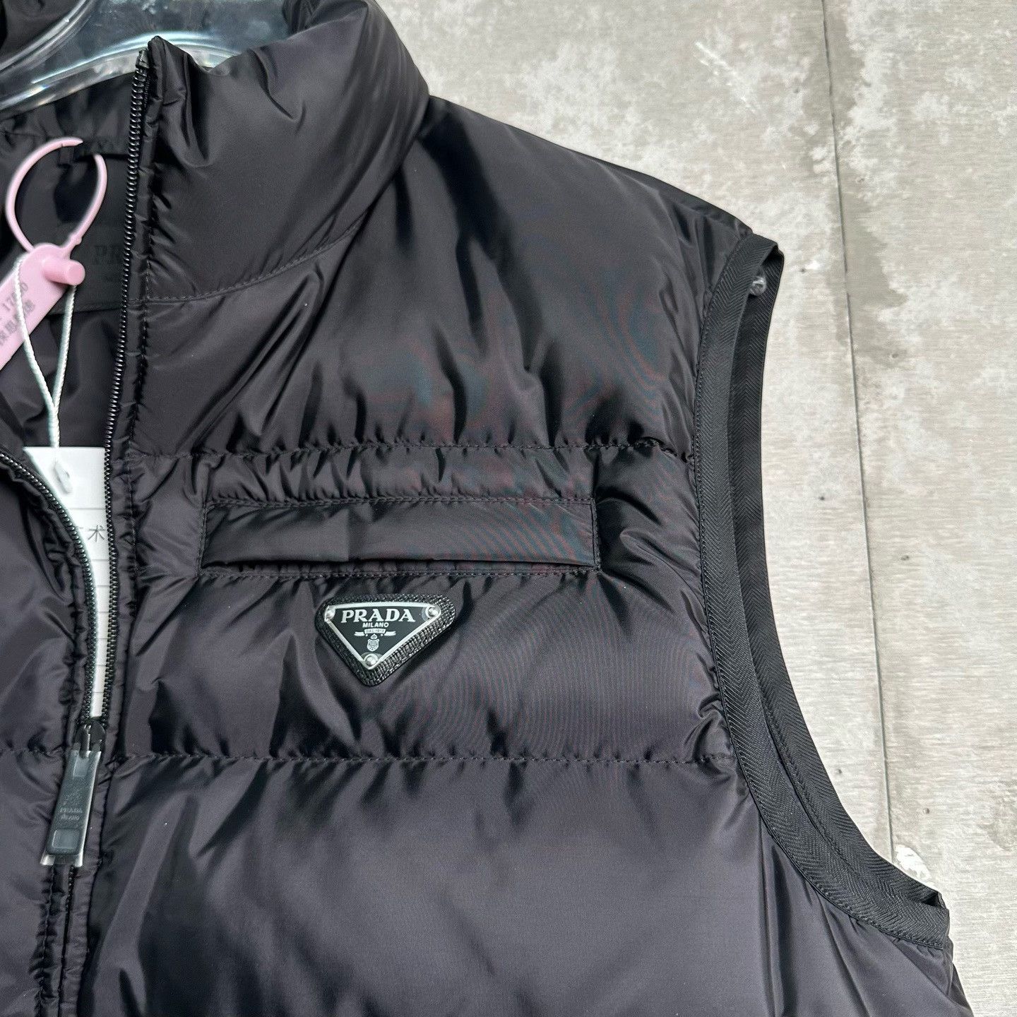 Prada Prada Black Down Vest EU 48 Size US M / EU 48-50 / 2 - 4 Thumbnail