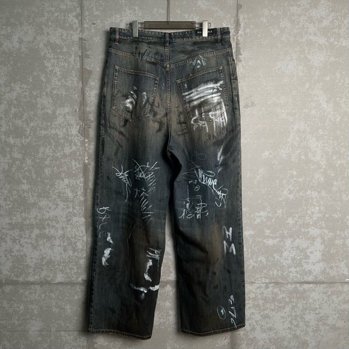 Balenciaga Balenciaga Graffiti Print Denim Jeans Size L Size US 34 / EU 50 - 5 Thumbnail
