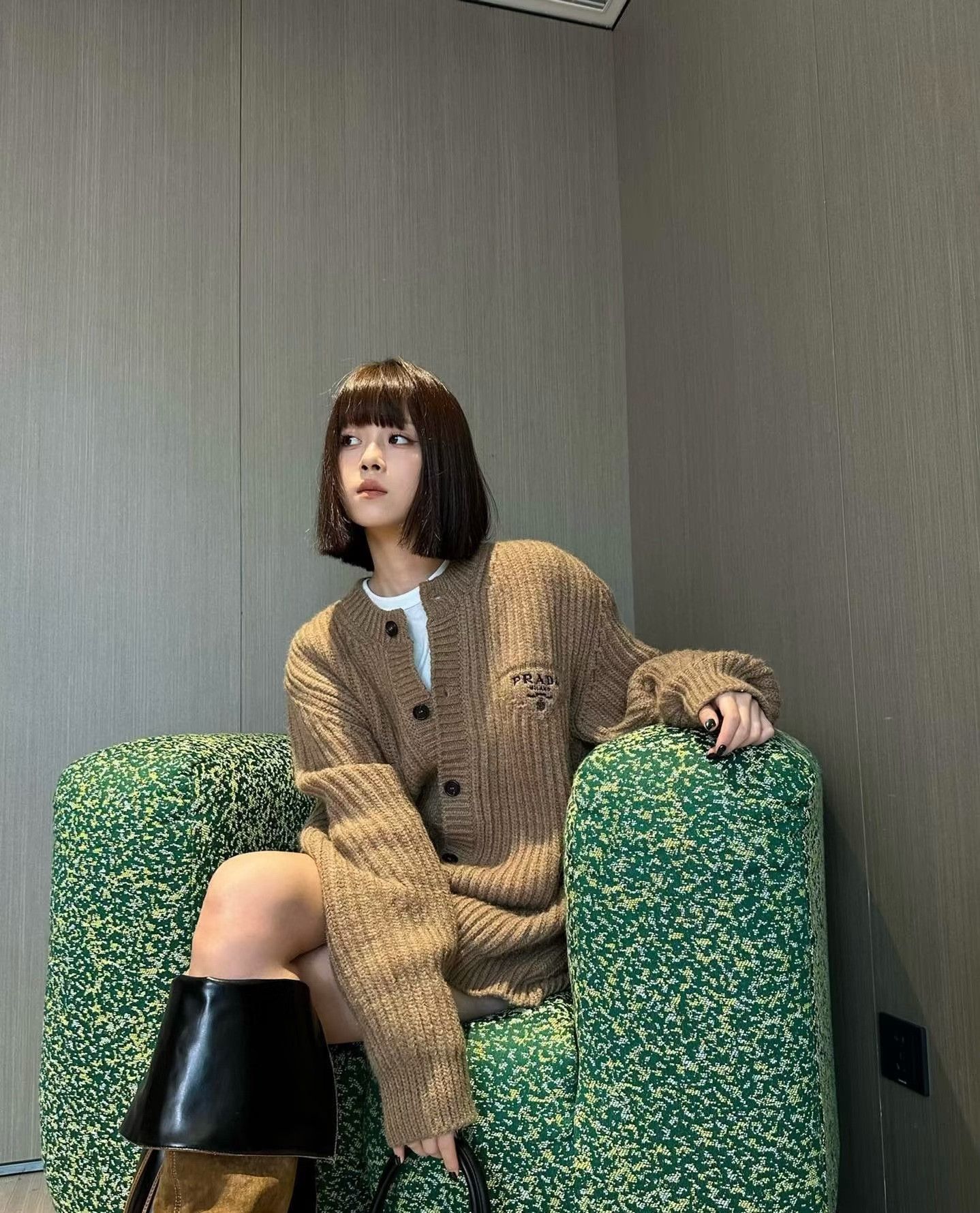 Prada Prada Logo Knit Cardigan Size 50 Size US M / EU 48-50 / 2 - 7 Thumbnail