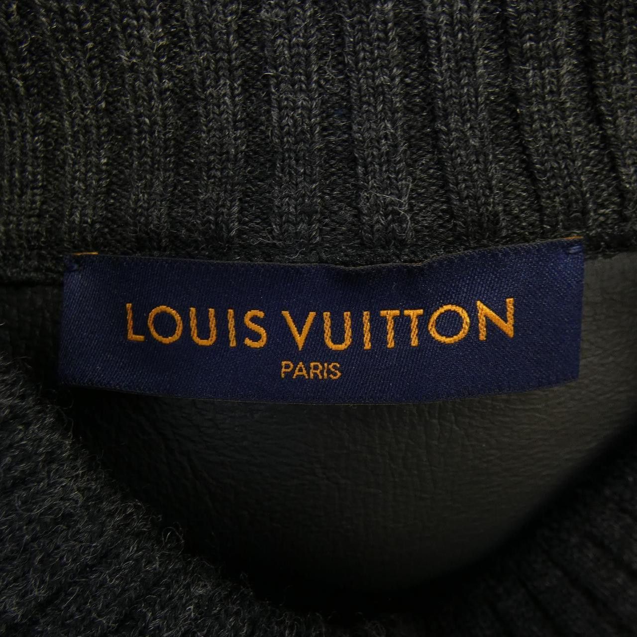 Louis Vuitton Louis Vuitton Louis Vuitton Monogram Shearling Sweatshirt Fur Sweatshirts & Hoodies HHL77WRDA DUTY FREE for USA Size ONE SIZE - 4 Thumbnail