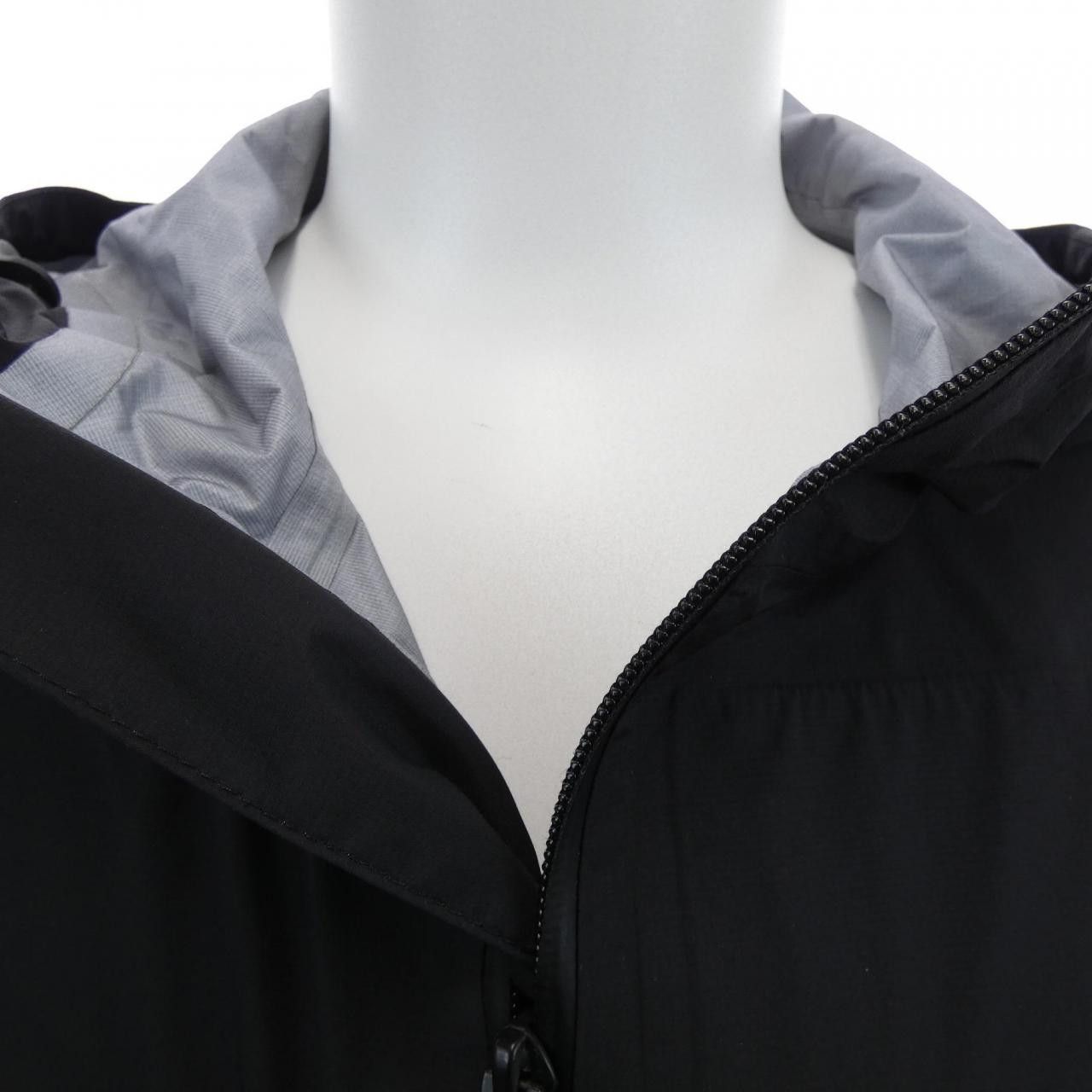 Prada Prada Prada Knit Vest Others Tops SGN995S1821SYD DUTY FREE for USA Size ONE SIZE - 5 Thumbnail