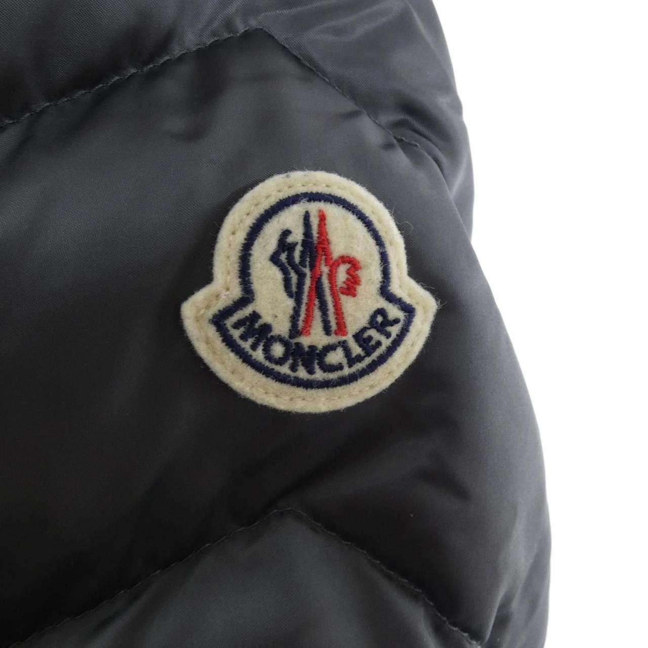 Moncler Moncler Moncler LEERSIE Fox Down Coat Fur Outerwear LEERSIE DUTY FREE for USA Size ONE SIZE - 10 Thumbnail