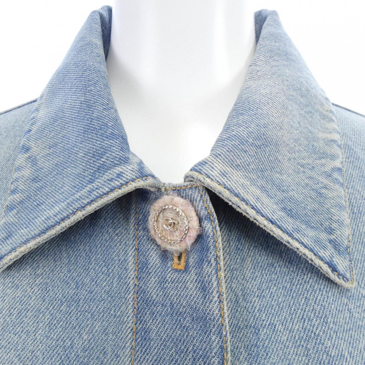 Chanel Chanel Chanel LOOK31 Denim Jacket Textile Outerwear P78301V70488 DUTY FREE for USA Size ONE SIZE - 7 Thumbnail