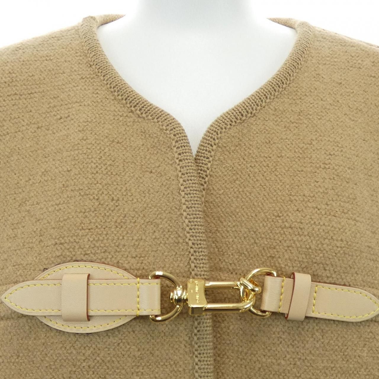 Louis Vuitton Louis Vuitton Louis Vuitton Carabiner Clip Boxy Coat Coat Textile Outerwear FTKC36XDJ DUTY FREE for USA Size ONE SIZE - 5 Thumbnail