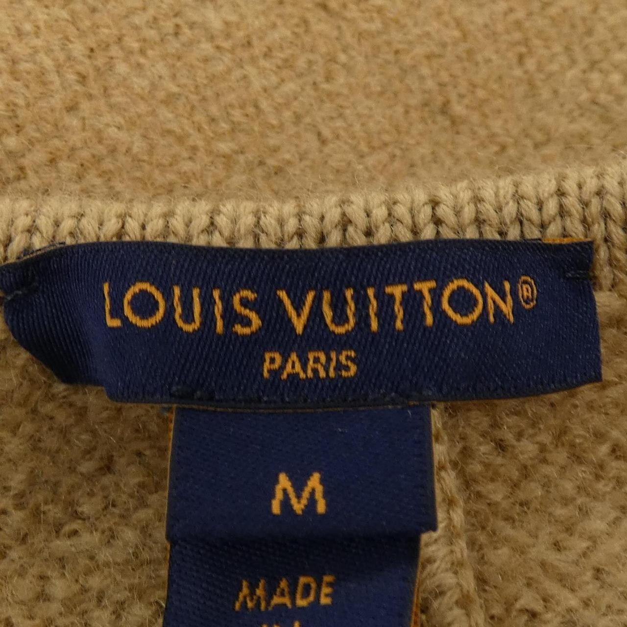Louis Vuitton Louis Vuitton Louis Vuitton Carabiner Clip Boxy Coat Coat Textile Outerwear FTKC36XDJ DUTY FREE for USA Size ONE SIZE - 4 Thumbnail