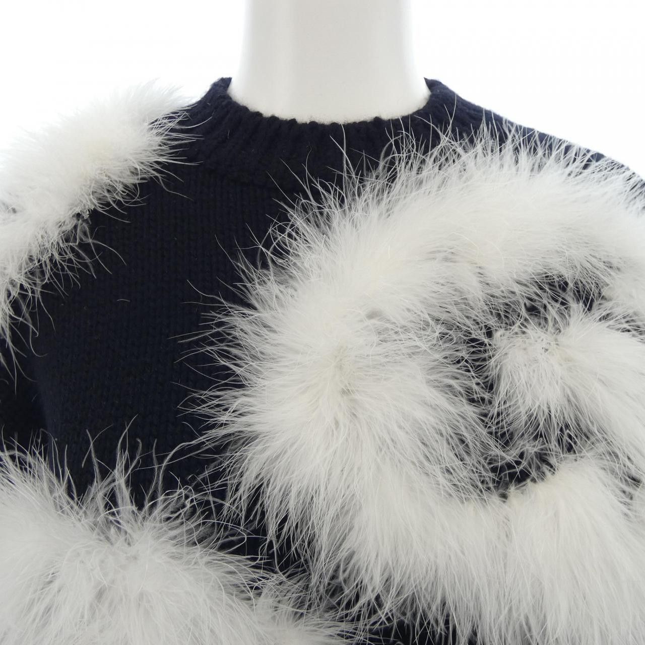 Chanel Chanel Chanel Cashmere Knitwear Textile Tops P76046K10970 DUTY FREE for USA Size ONE SIZE - 6 Thumbnail