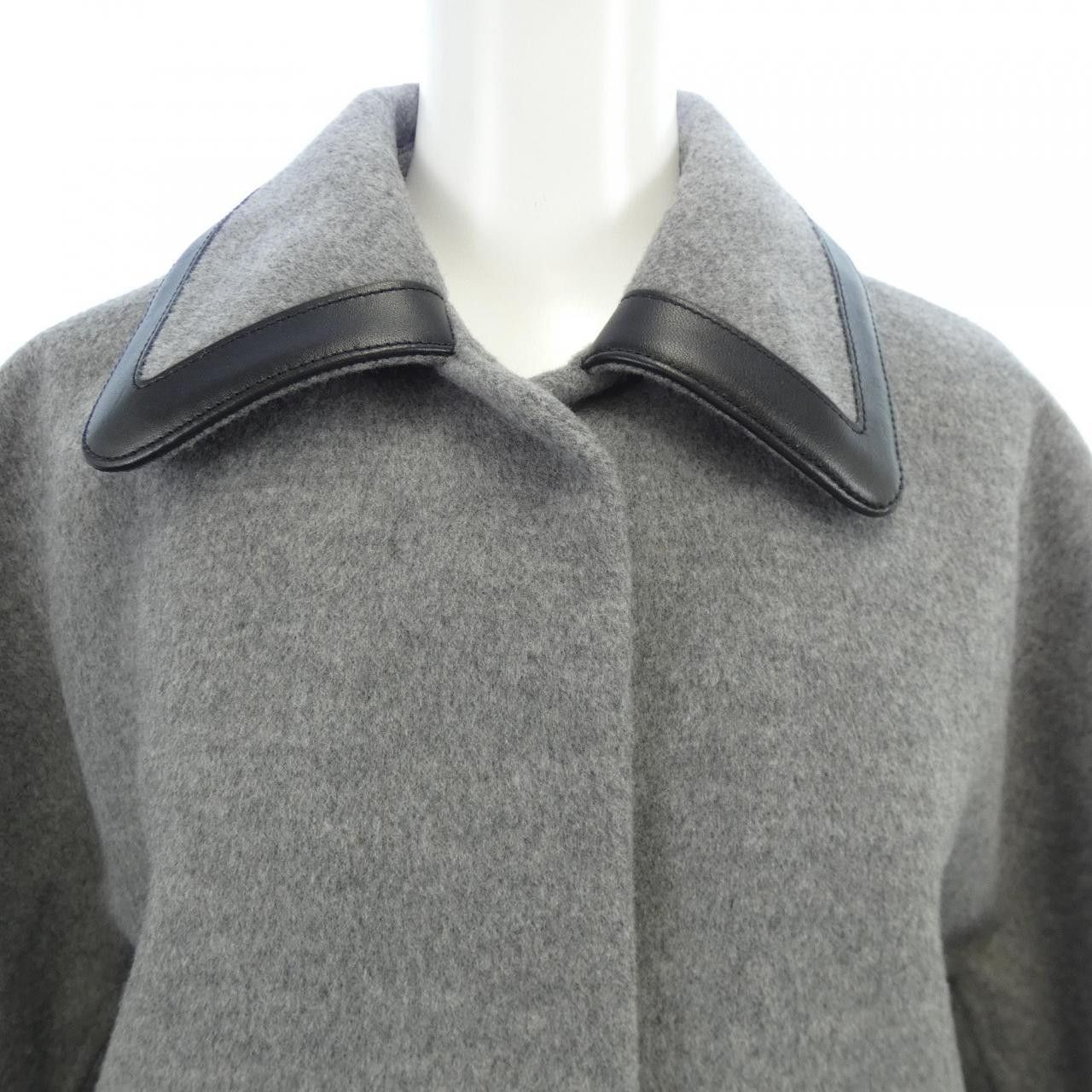 Louis Vuitton Louis Vuitton Louis Vuitton Double Face Coat coat Textile Outerwear FTCO30QWE DUTY FREE for USA Size ONE SIZE - 5 Thumbnail