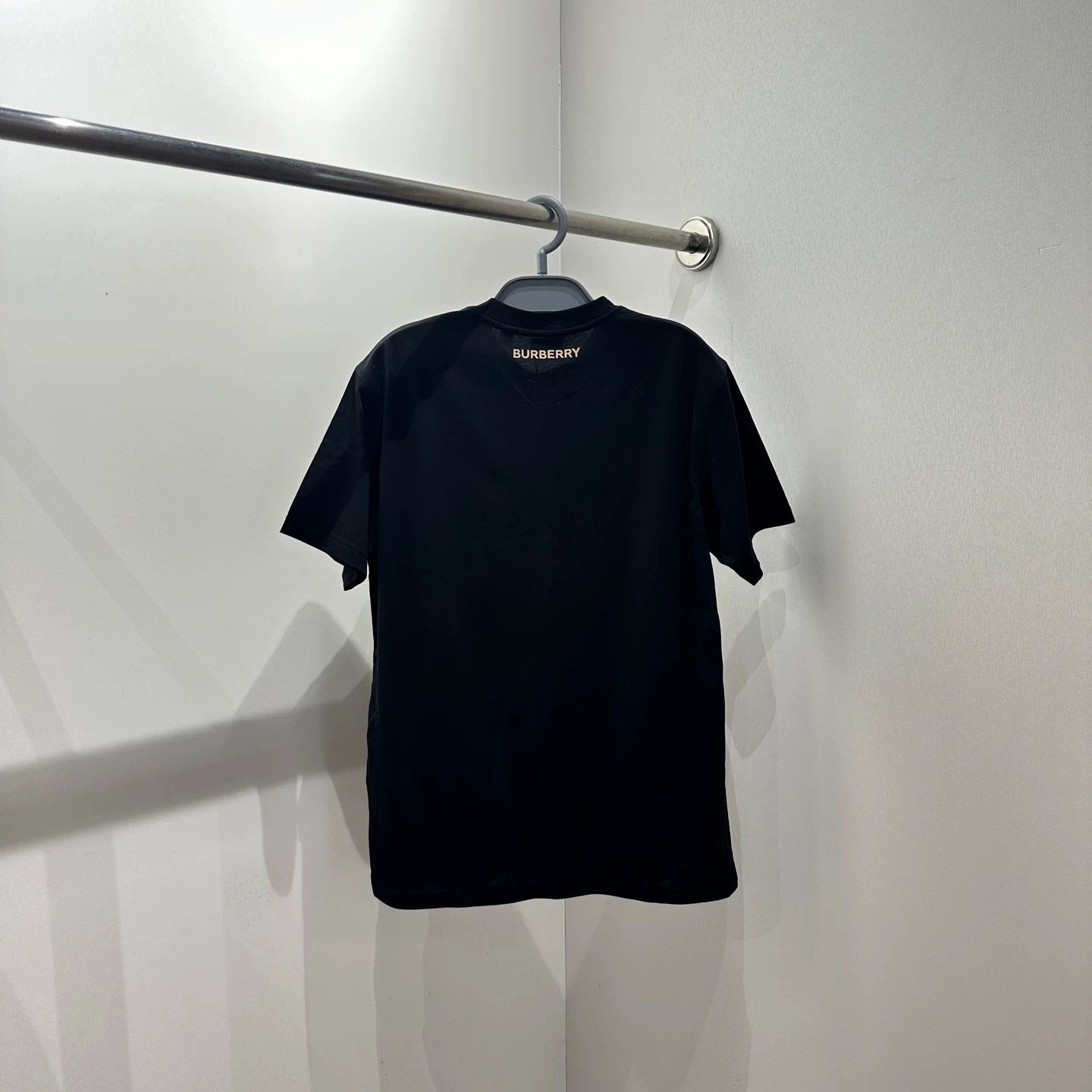 Burberry Burberry Embroidered T-Shirt XS Women Size XS / US 0-2 / IT 36-38 - 2 Thumbnail