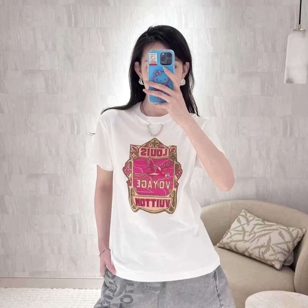 Louis Vuitton Louis Vuitton T-Shirt M Women Size M / US 6-8 / IT 42-44 - 9 Thumbnail