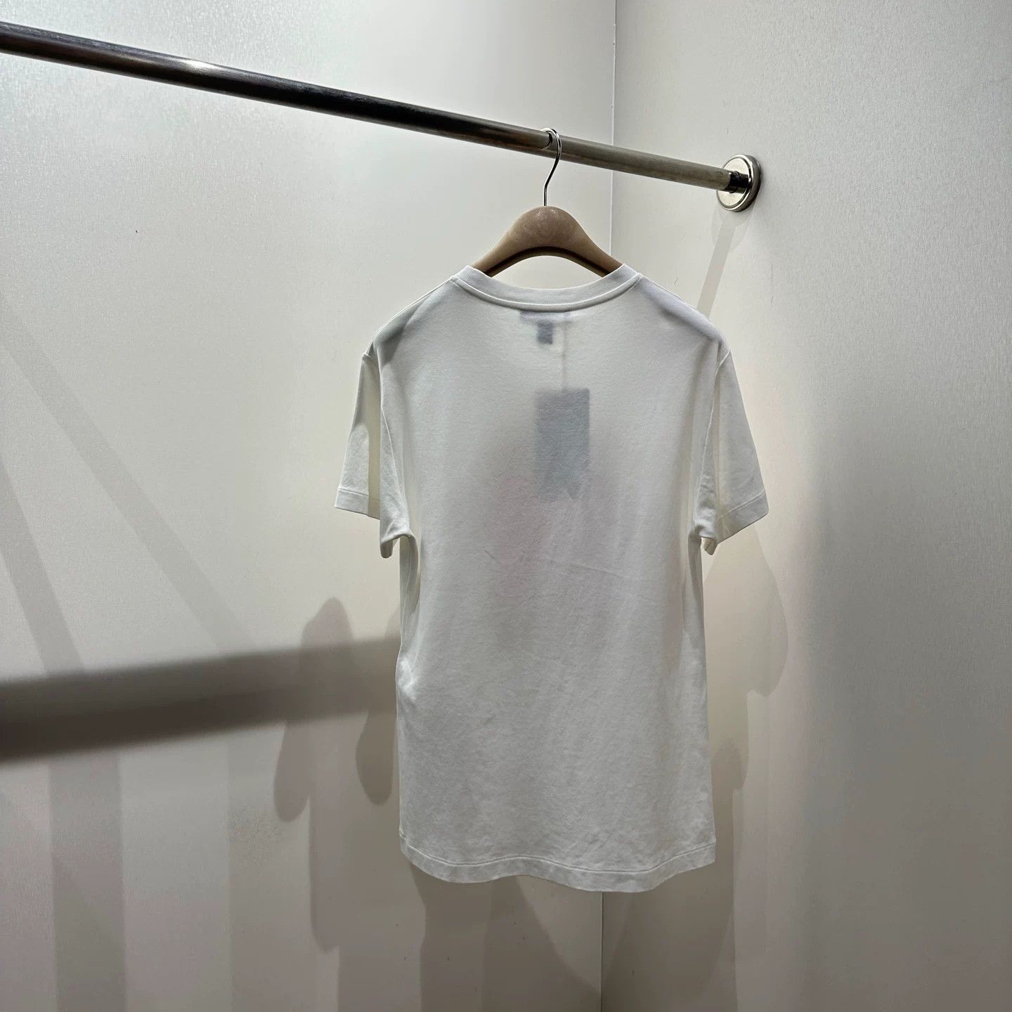 Louis Vuitton Louis Vuitton T-Shirt M Women Size M / US 6-8 / IT 42-44 - 2 Thumbnail