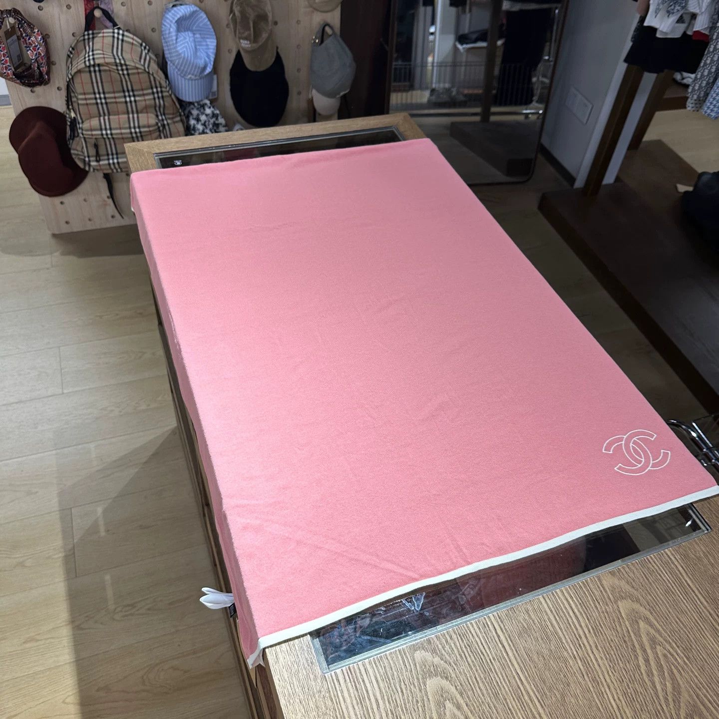 Chanel Chanel Retro Pink Scarf one size Men Size ONE SIZE - 2 Thumbnail