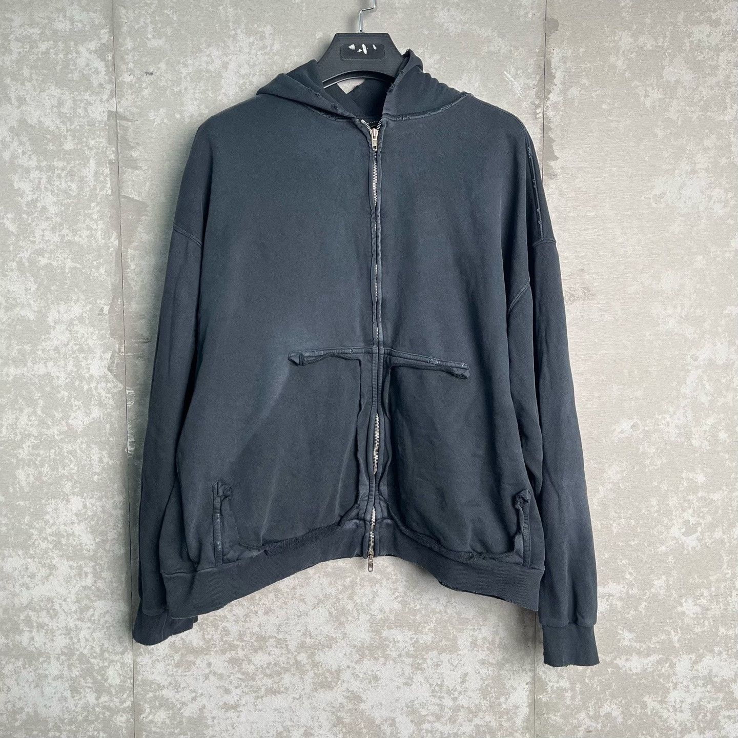 Balenciaga Balenciaga Masking Tape Logo Zip Hoodie Size M Size US M / EU 48-50 / 2 - 2 Thumbnail