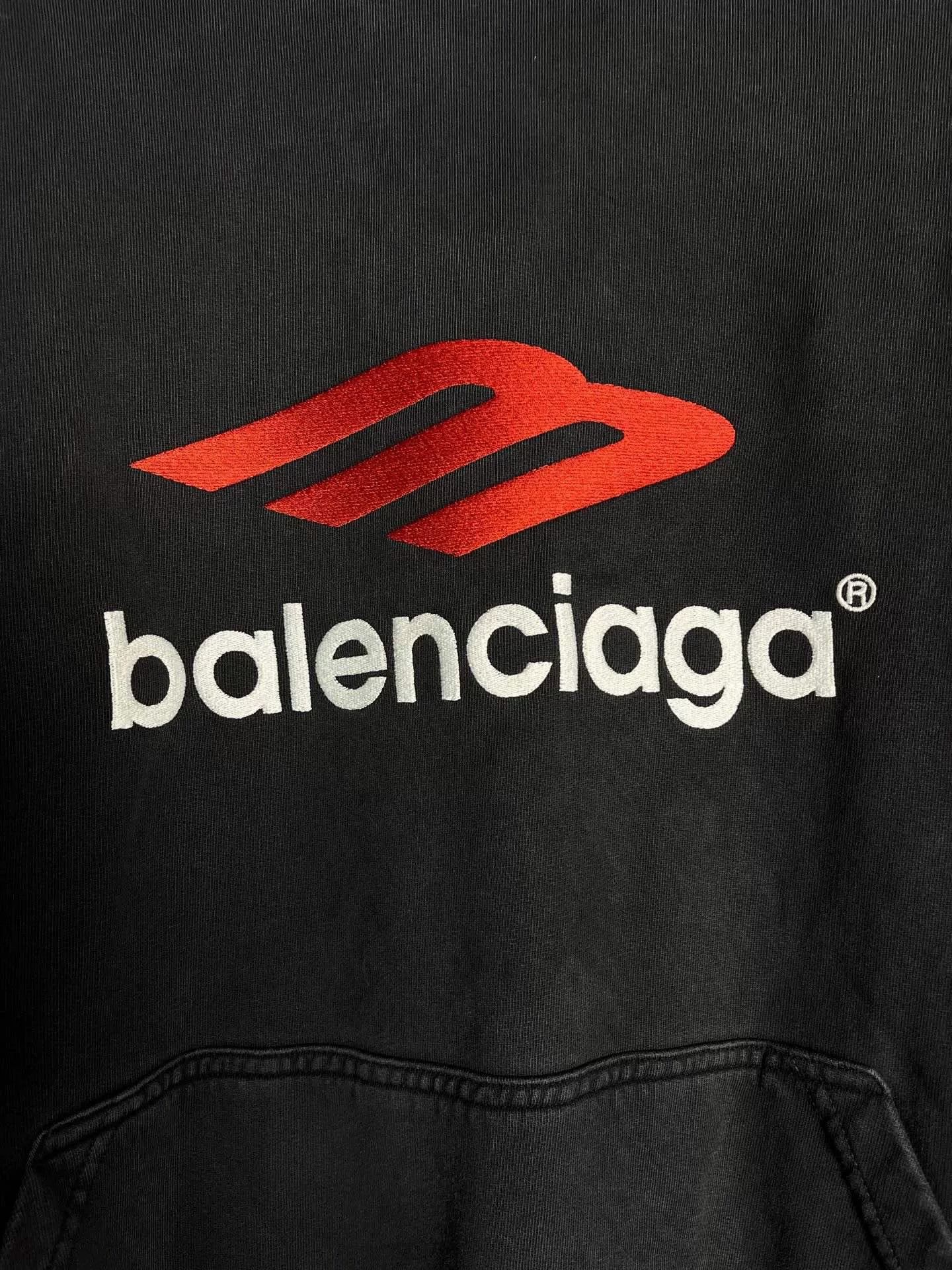 Balenciaga Balenciaga Graphic Logo Hoodie Size 2 Size US M / EU 48-50 / 2 - 4 Thumbnail