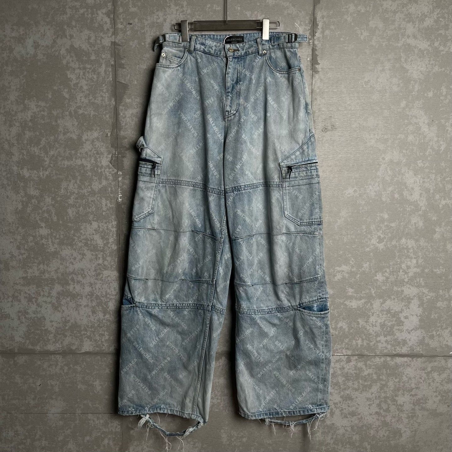 Balenciaga Balenciaga Logo Print Cargo Pants S Size US 30 / EU 46 - 2 Thumbnail