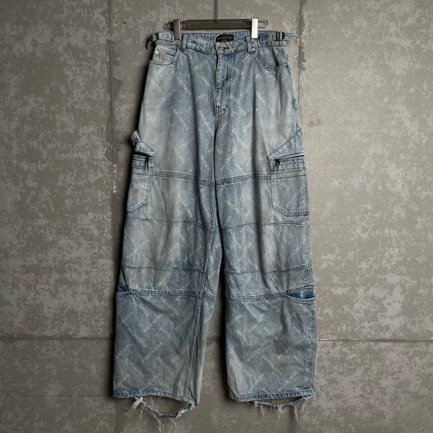 Balenciaga Balenciaga All-Over Logo Denim Cargo Pants S Size US 30 / EU 46 - 2 Thumbnail