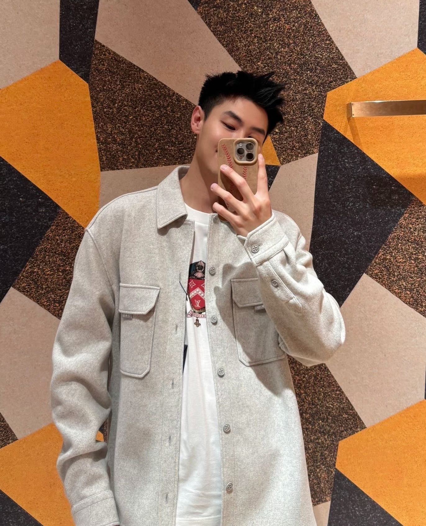 Louis Vuitton Louis Vuitton Grey Wool Overshirt Jacket Size L Size US L / EU 52-54 / 3 - 6 Thumbnail