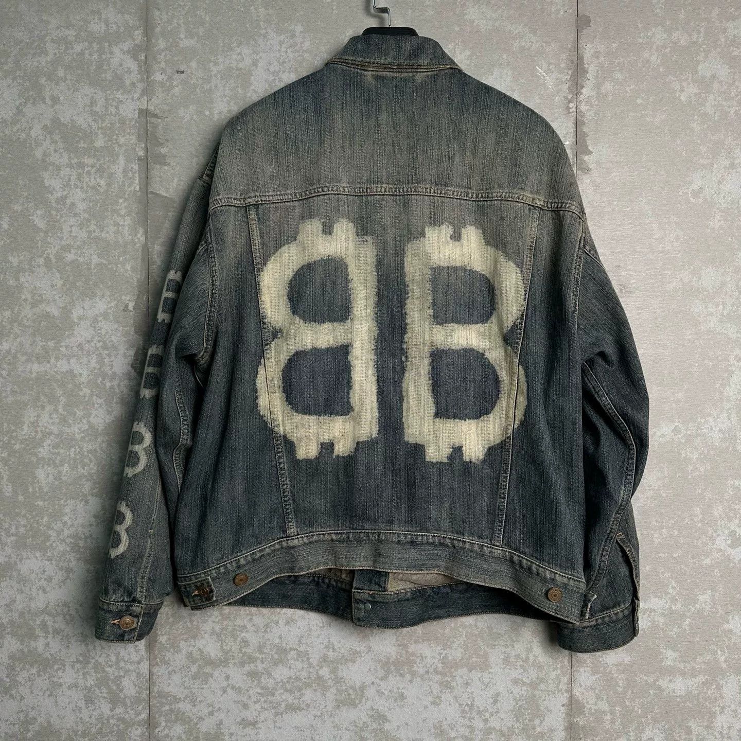 Balenciaga Balenciaga Bitcoin Logo Denim Jacket XS Size US XS / EU 42 / 0 - 2 Thumbnail