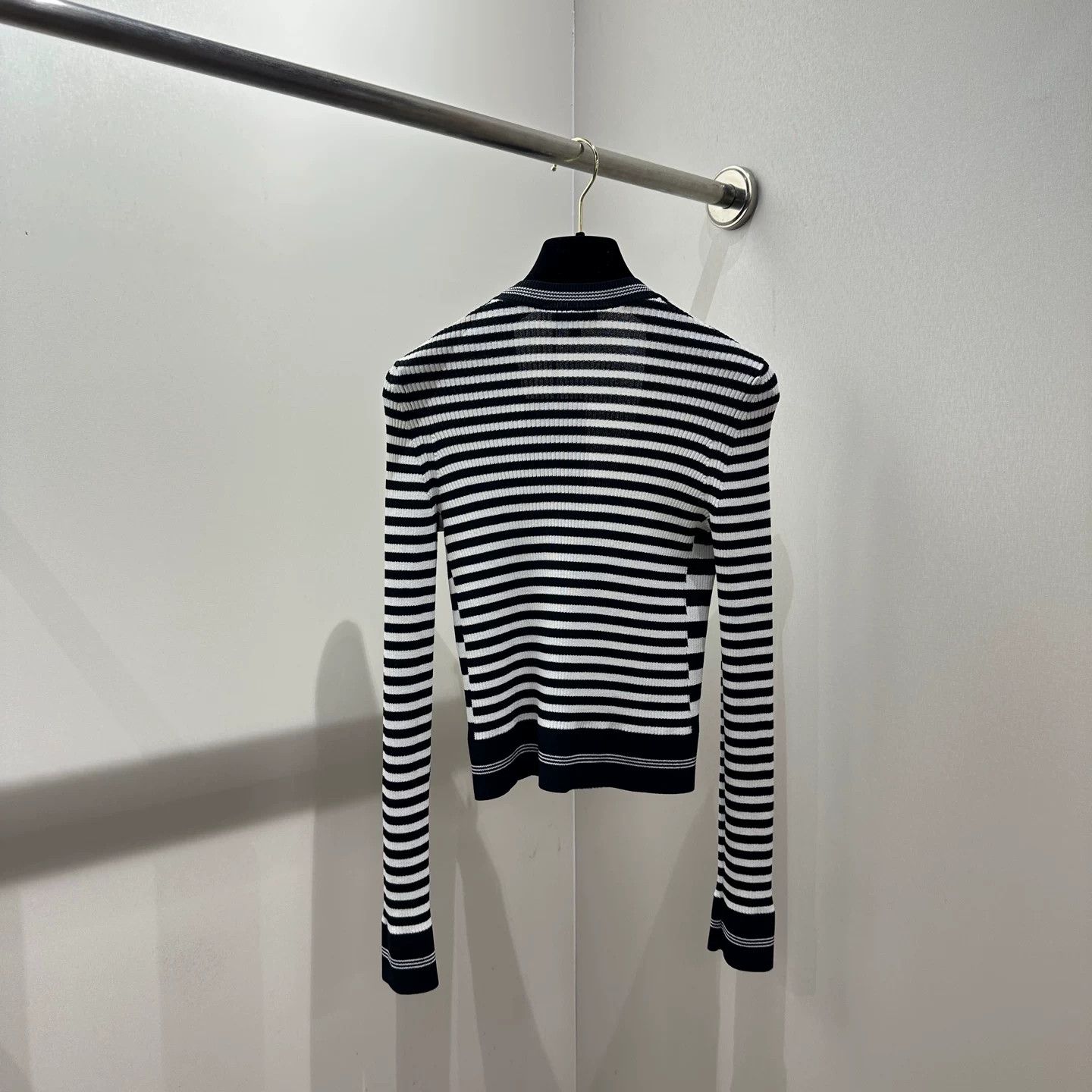 Chanel Chanel Knit Striped T-Shirt us_4 Women Size S / US 4 / IT 40 - 2 Thumbnail