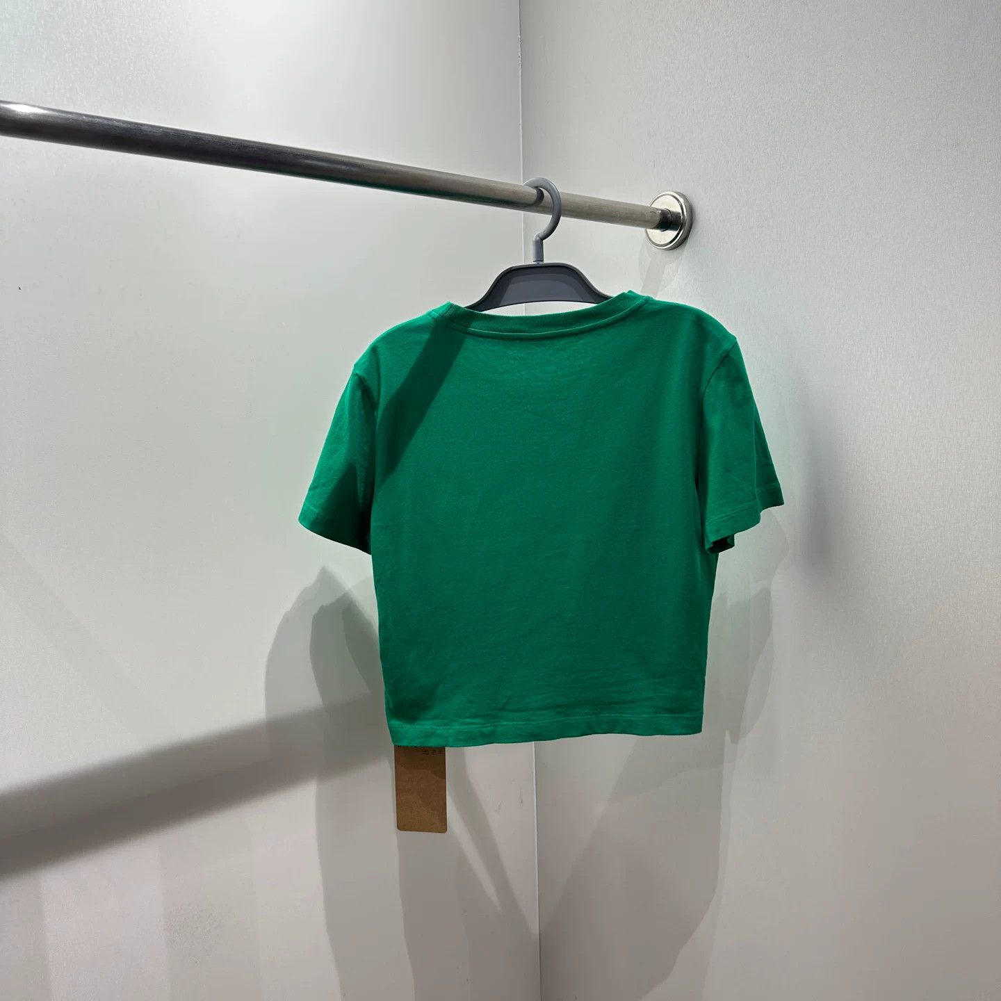 Louis Vuitton Louis Vuitton Retro T-Shirt M Women Size M / US 6-8 / IT 42-44 - 2 Thumbnail
