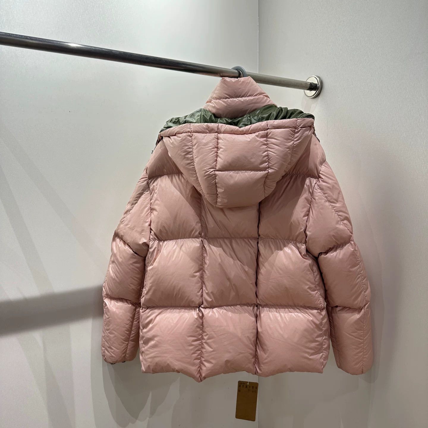 Moncler Moncler White Down Jacket S Women Size S / US 4 / IT 40 - 2 Thumbnail