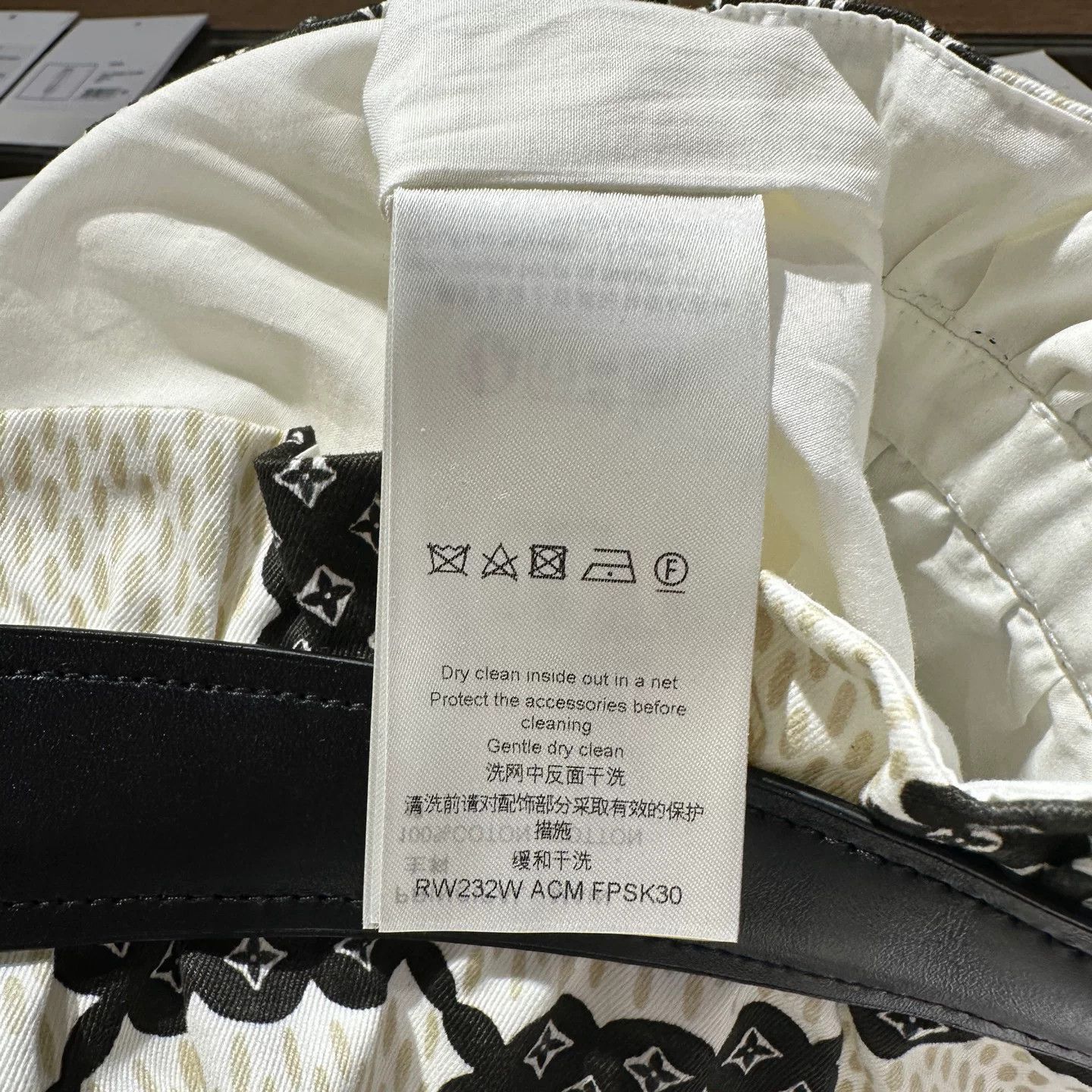 Louis Vuitton Louis Vuitton Checkered T-Shirt it_36 Women Size XS / US 0-2 / IT 36-38 - 4 Thumbnail