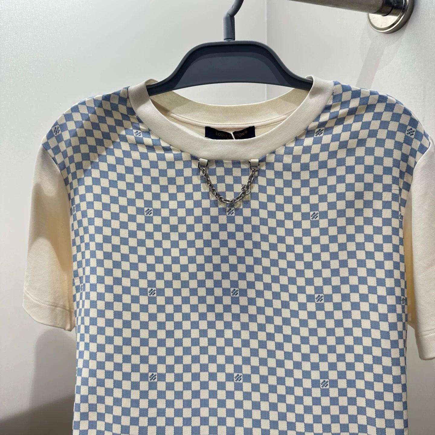 Louis Vuitton Louis Vuitton Checkered T-Shirt XS Women Size XS / US 0-2 / IT 36-38 - 6 Thumbnail