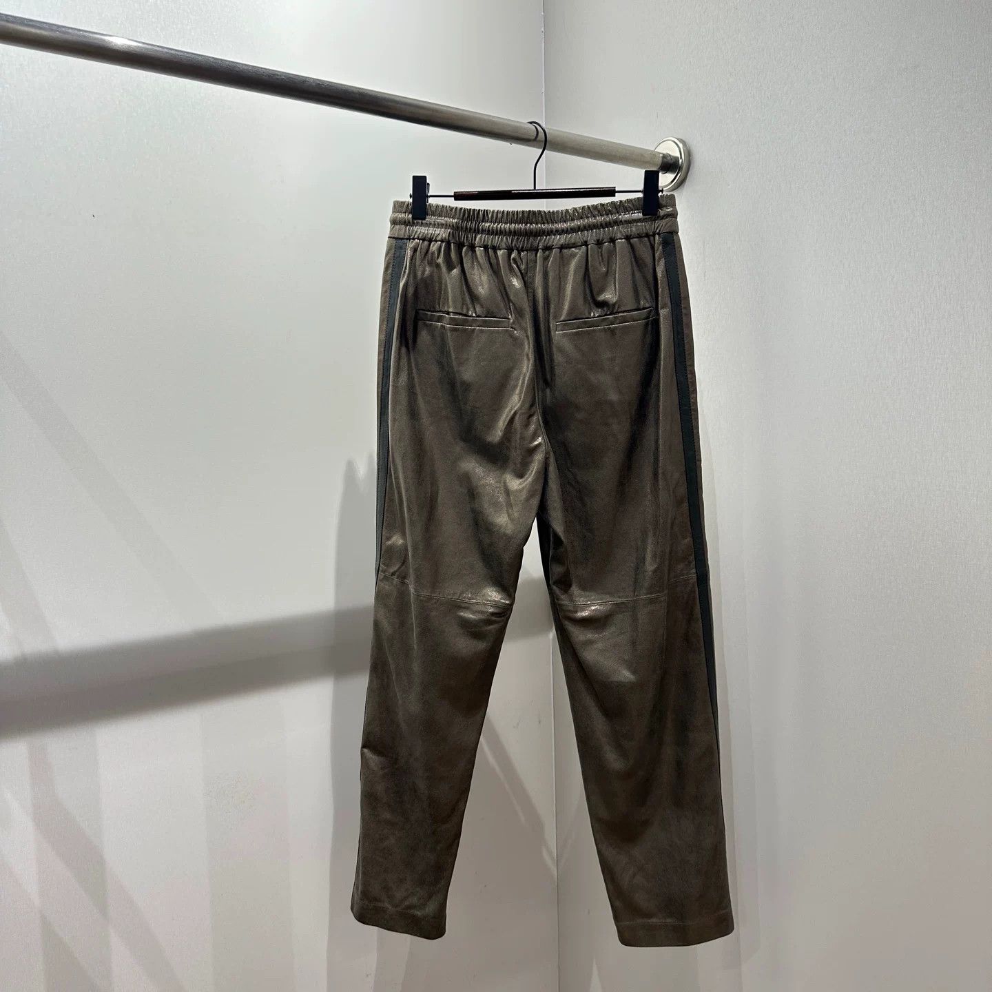 Brunello Cucinelli Brunello Cucinelli Leather Pants us_4 Women Size 27" / US 4 / IT 40 - 2 Thumbnail