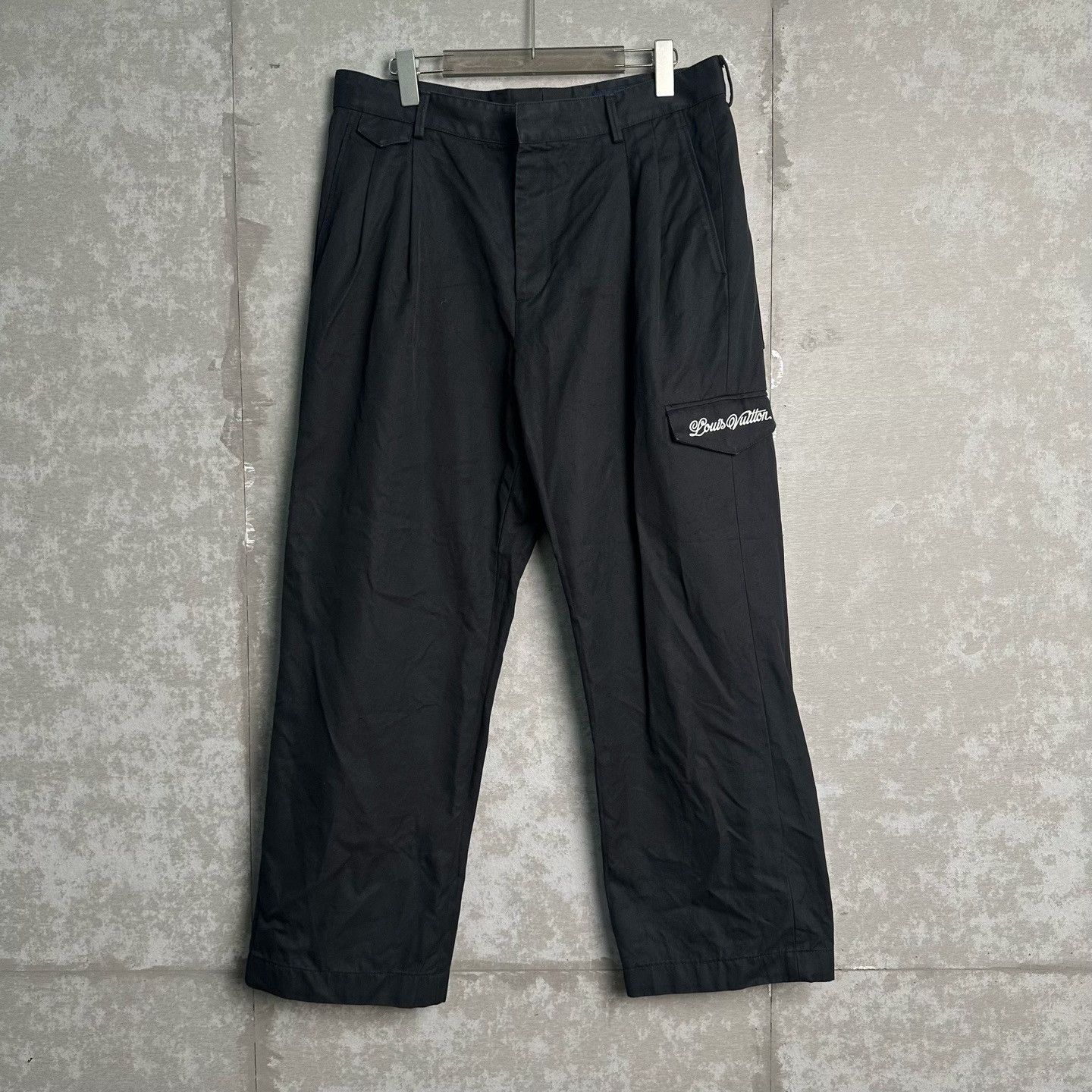 Louis Vuitton Louis Vuitton Script Logo Cargo Pants Size 50 Size US 34 / EU 50 - 2 Thumbnail