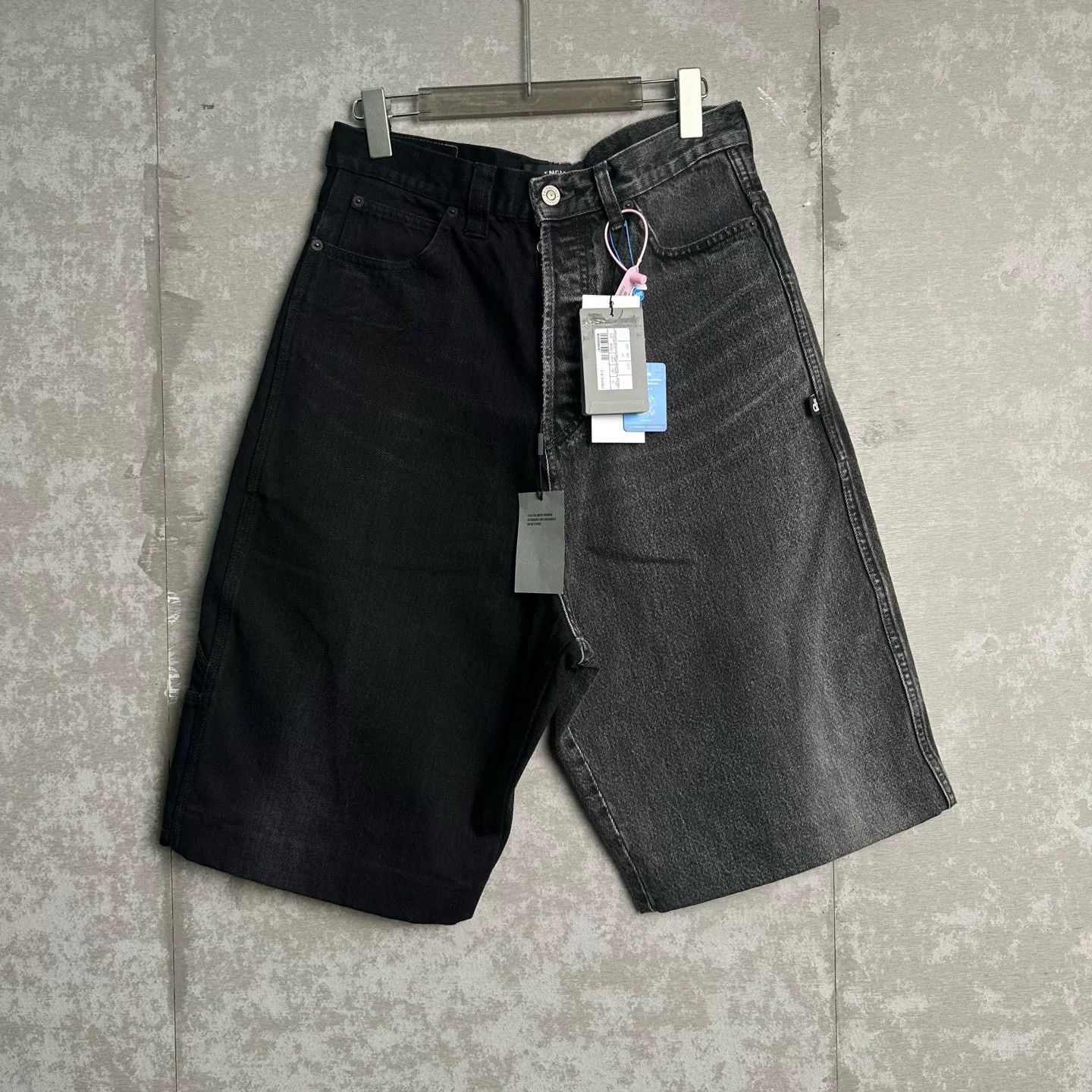 Balenciaga Balenciaga Bicolor Paneled Denim Shorts 30 Size US 30 / EU 46 - 2 Thumbnail
