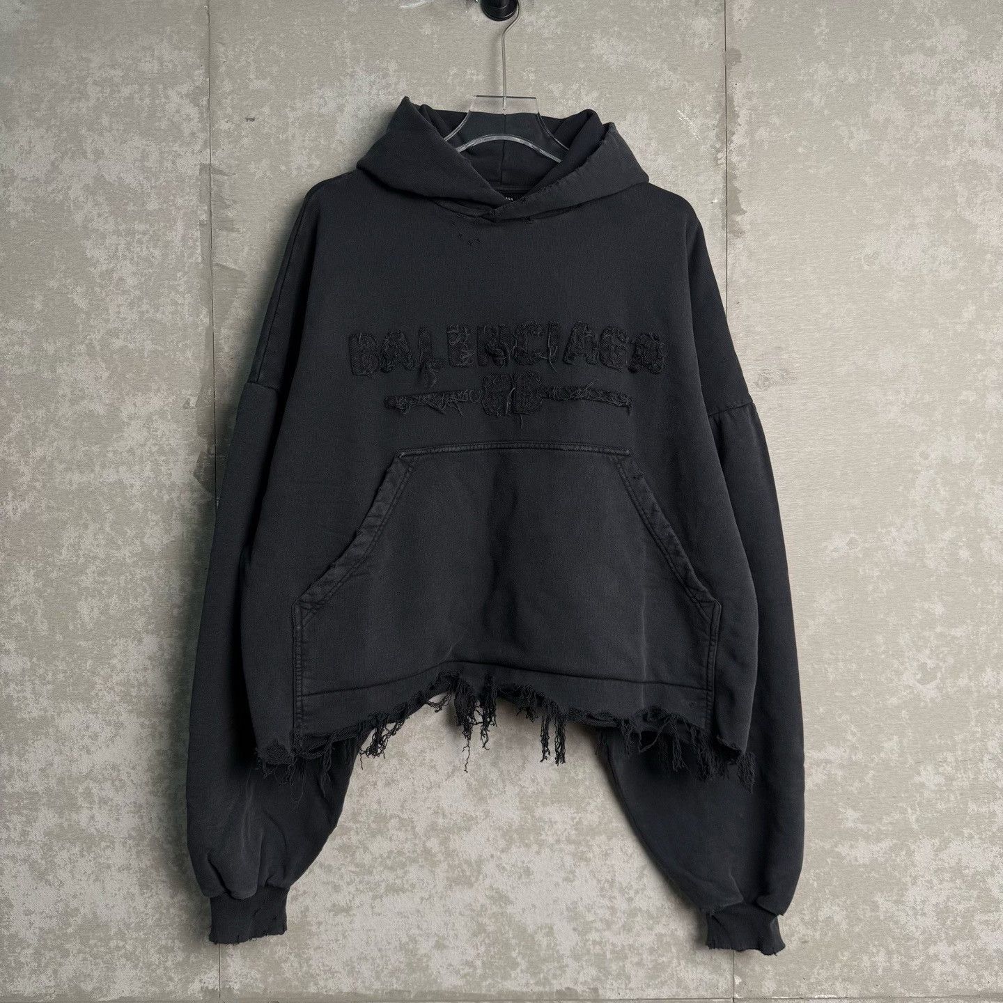 Balenciaga Balenciaga Distressed Logo Hoodie Size 3 Size US L / EU 52-54 / 3 - 2 Thumbnail