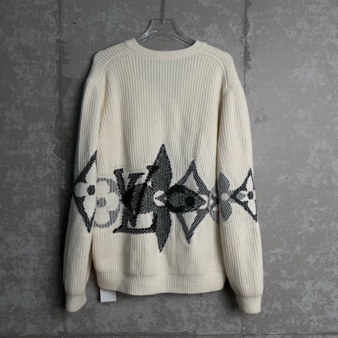 Louis Vuitton Louis Vuitton Monogram Graphic Knit Cardigan Size L Size US L / EU 52-54 / 3 - 4 Thumbnail