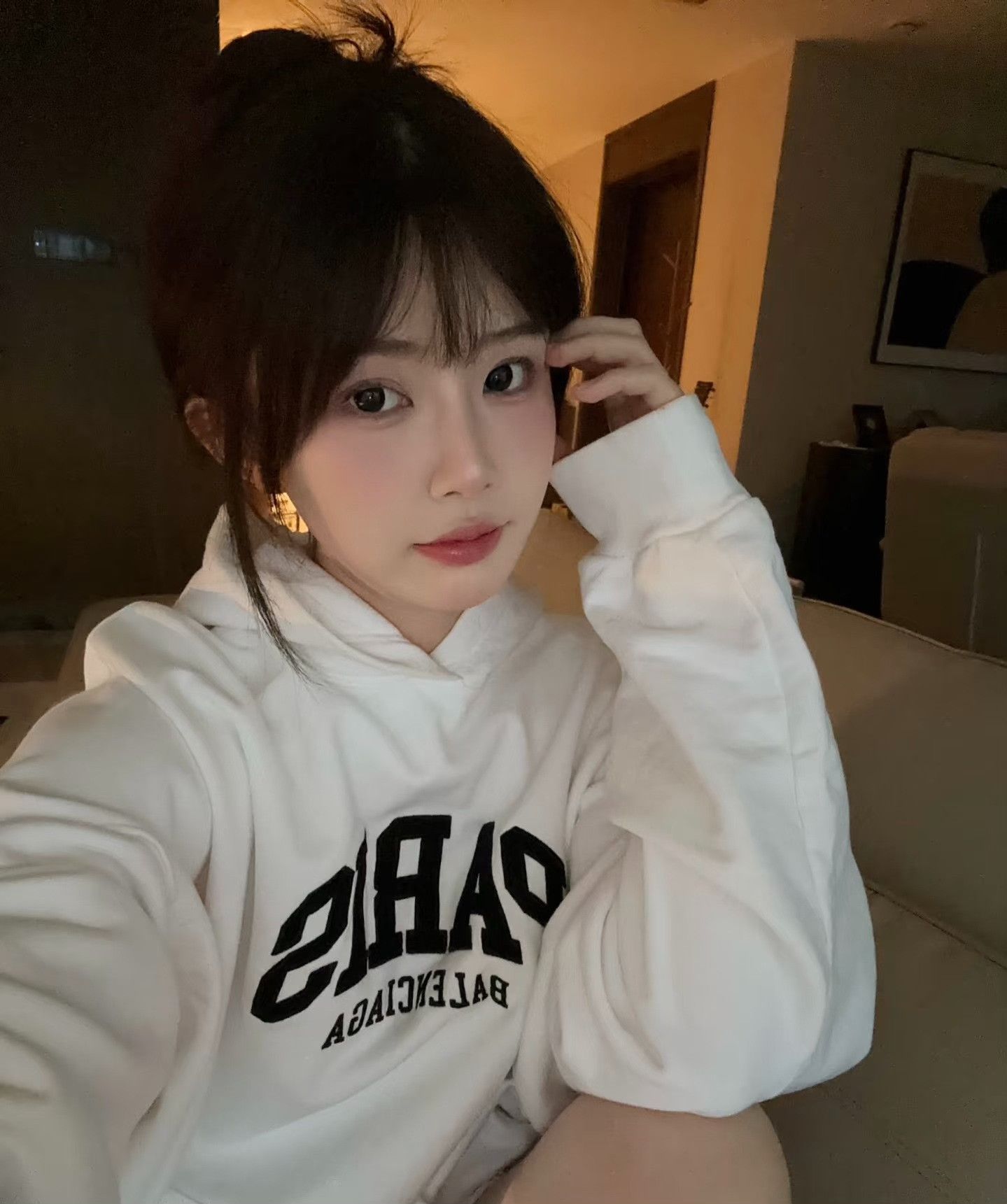 Balenciaga Balenciaga Paris Logo Hoodie White Size 2 Size US M / EU 48-50 / 2 - 6 Thumbnail