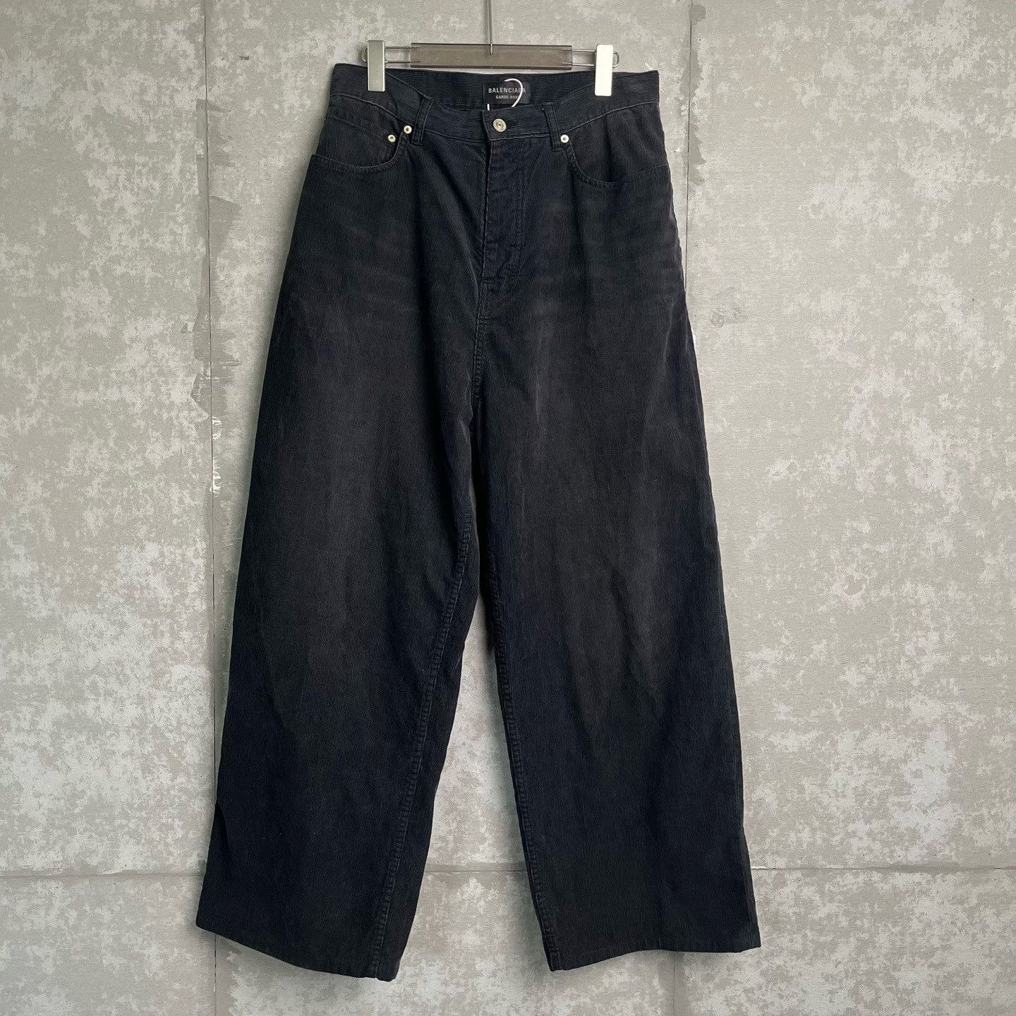 Balenciaga Balenciaga Garde-Robe Corduroy Wide Pants Size S Size US 30 / EU 46 - 2 Thumbnail