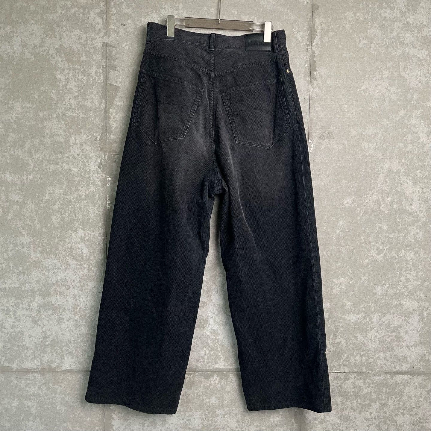 Balenciaga Balenciaga Garde-Robe Corduroy Wide Pants Size S Size US 30 / EU 46 - 5 Thumbnail