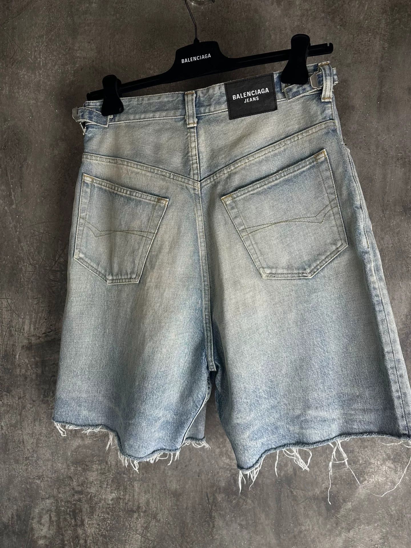Balenciaga Balenciaga Distressed Denim Shorts XS Size US 28 / EU 44 - 4 Thumbnail