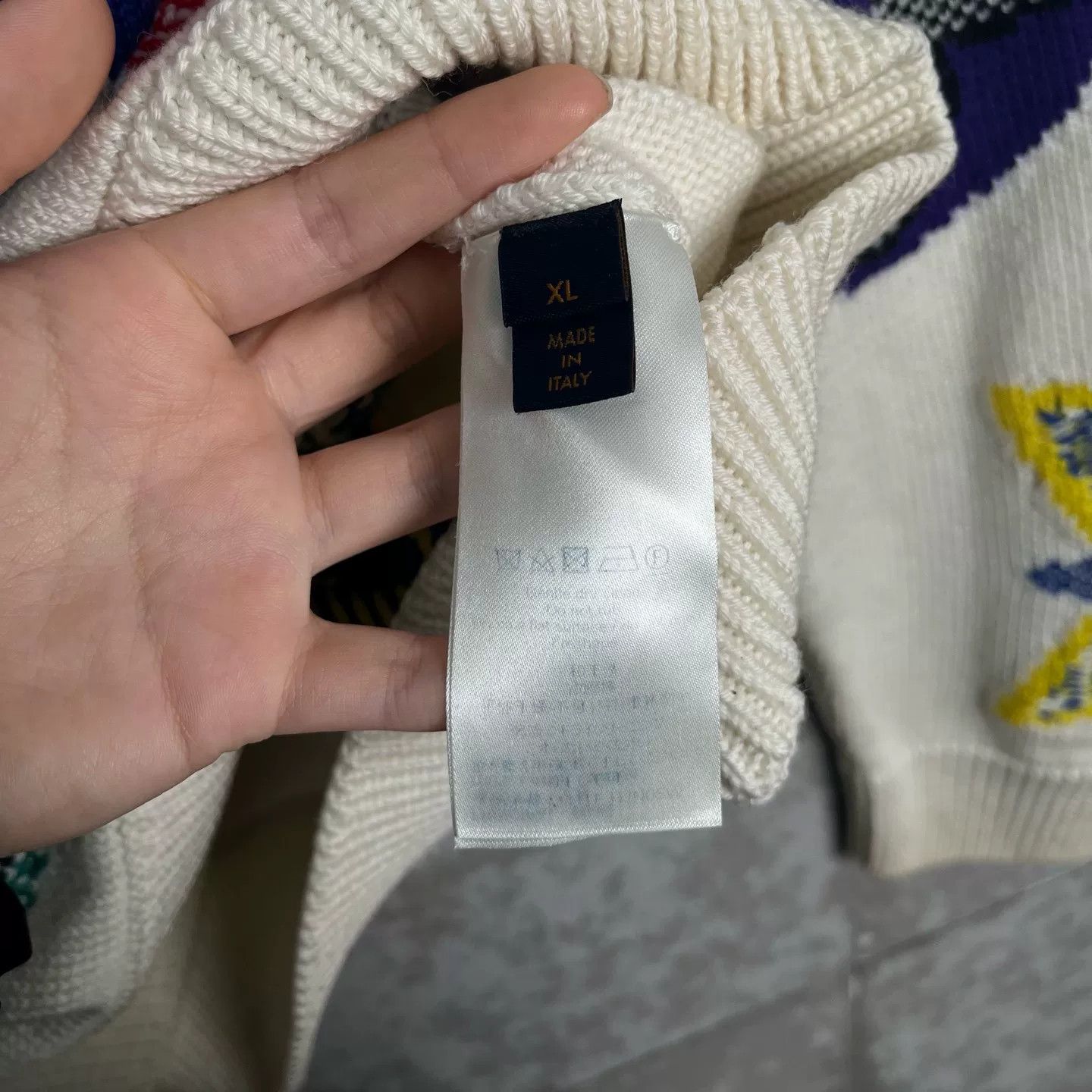 Louis Vuitton Louis Vuitton Monogram Graphic Knit Sweater XL Size US XL / EU 56 / 4 - 4 Thumbnail