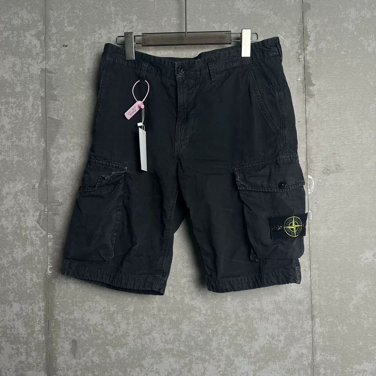 Stone Island Stone Island Black Compass Patch Cargo Shorts 3 Size US 31 - 2 Thumbnail