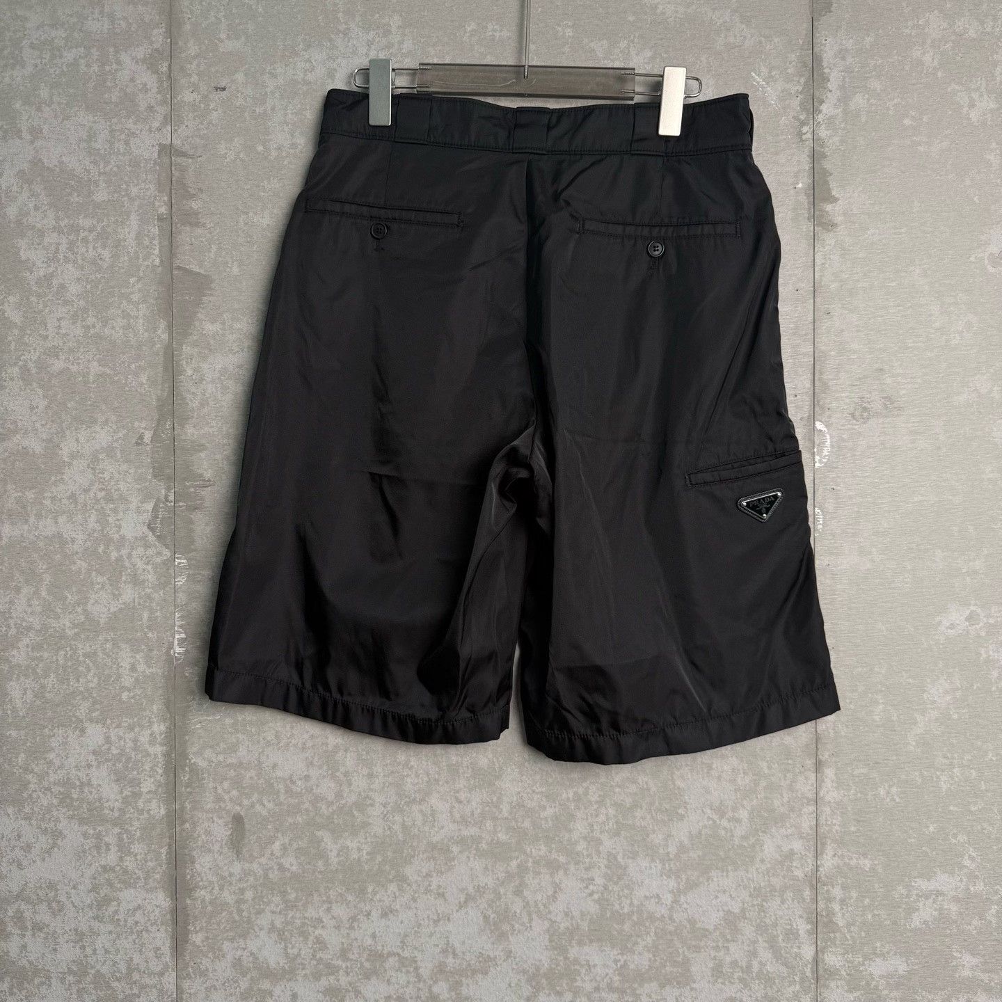 Prada Prada Re-Nylon Triangle Logo Shorts 44 Size US 28 / EU 44 - 3 Thumbnail