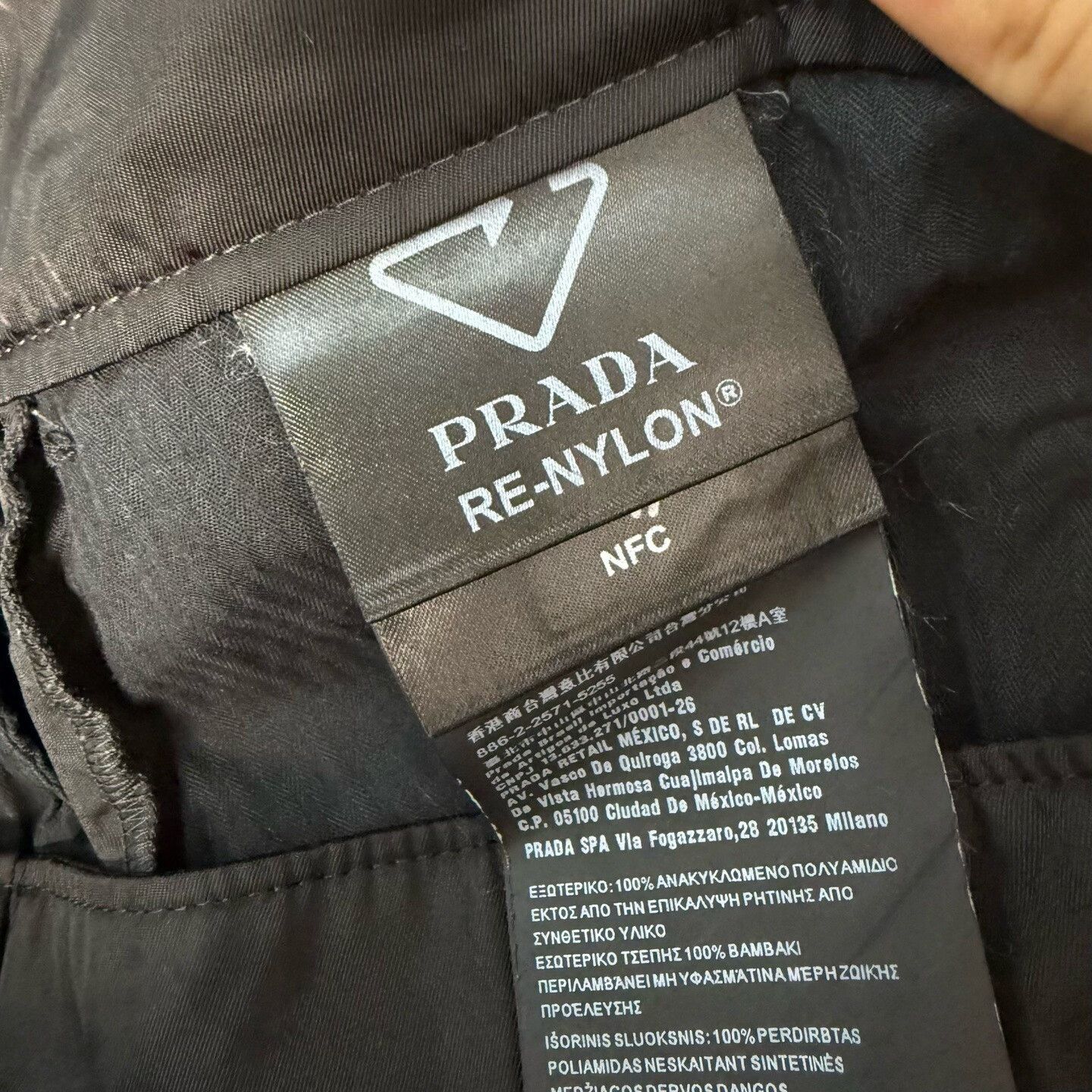 Prada Prada Re-Nylon Triangle Logo Shorts 44 Size US 28 / EU 44 - 4 Thumbnail