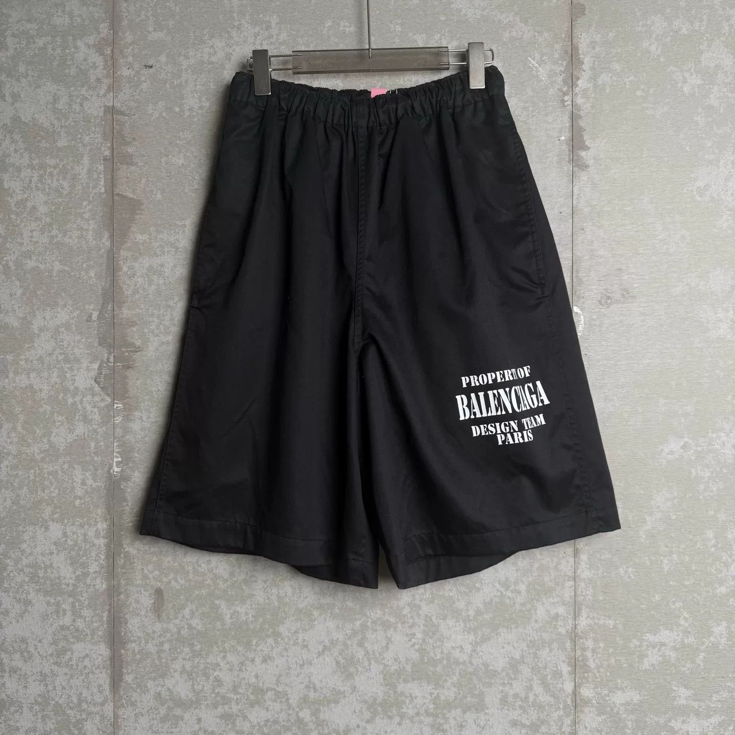 Balenciaga Balenciaga Property Of Design Team Shorts 46 Size US 30 / EU 46 - 2 Thumbnail
