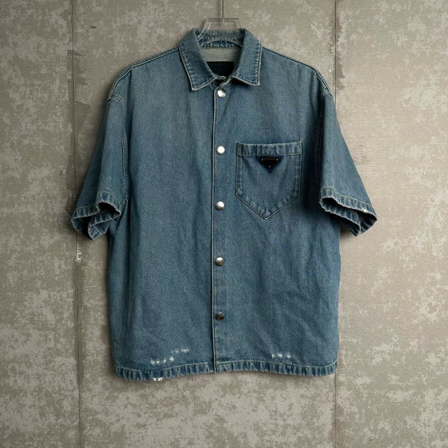 Prada Prada Triangle Logo Denim Short Sleeve Shirt Size M Size US M / EU 48-50 / 2 - 2 Thumbnail