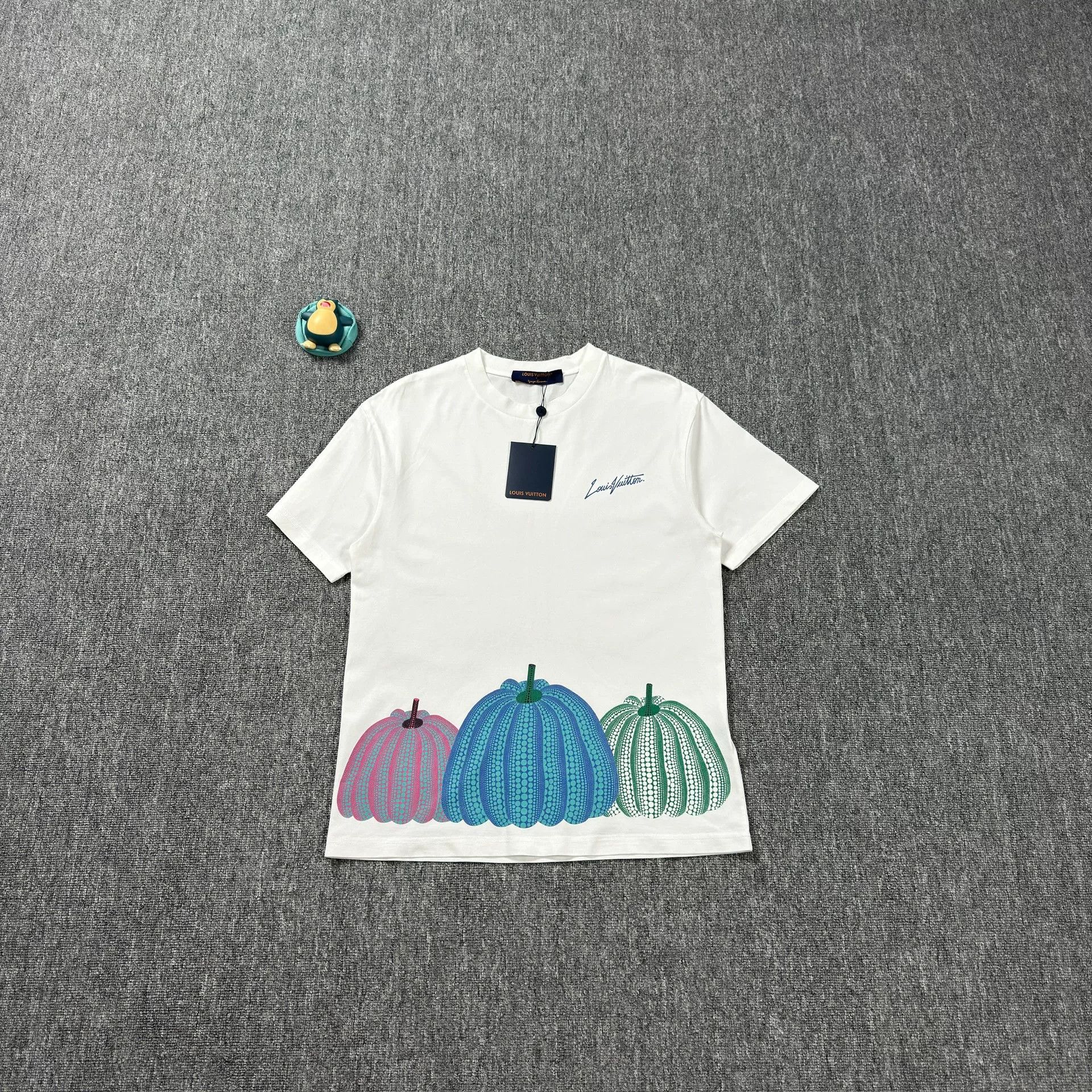 Louis Vuitton Louis Vuitton x Yayoi Kusama Pumpkin T-Shirt M Size US M / EU 48-50 / 2 - 2 Thumbnail